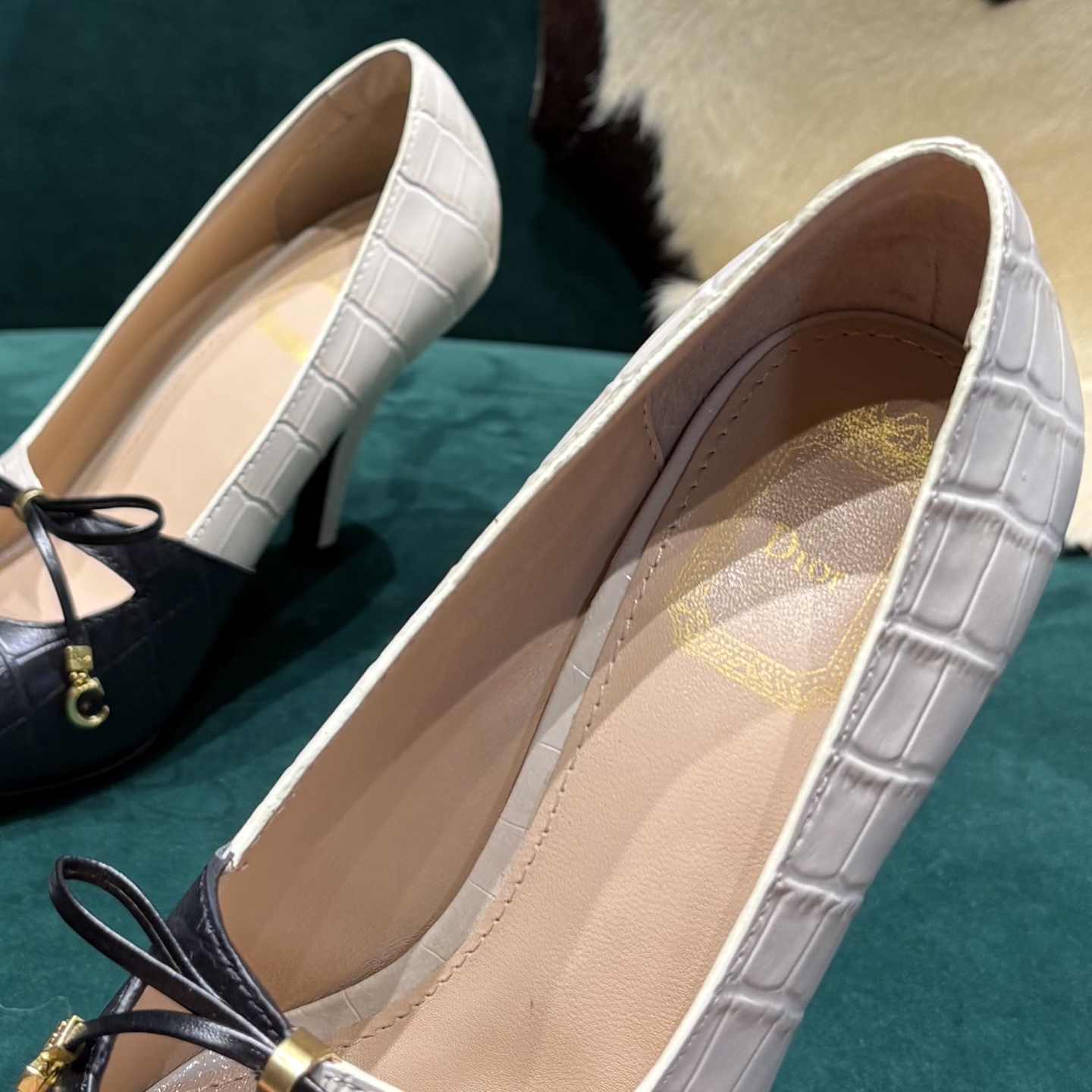 Dior Style Leather Women's Shoes style reference detail image 5 from source 785001