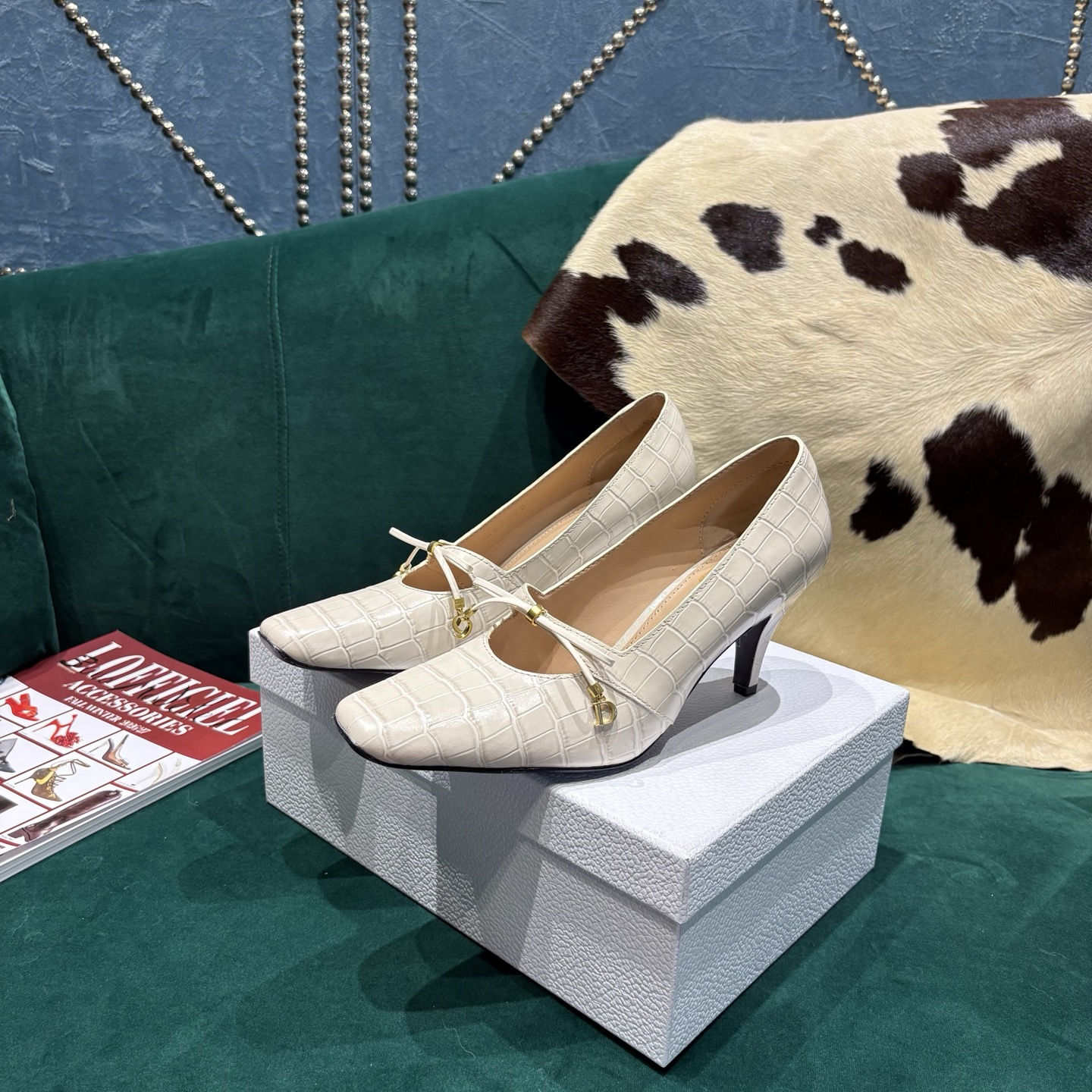Dior Style Leather Women's Shoes style reference detail image 3 from source 785005