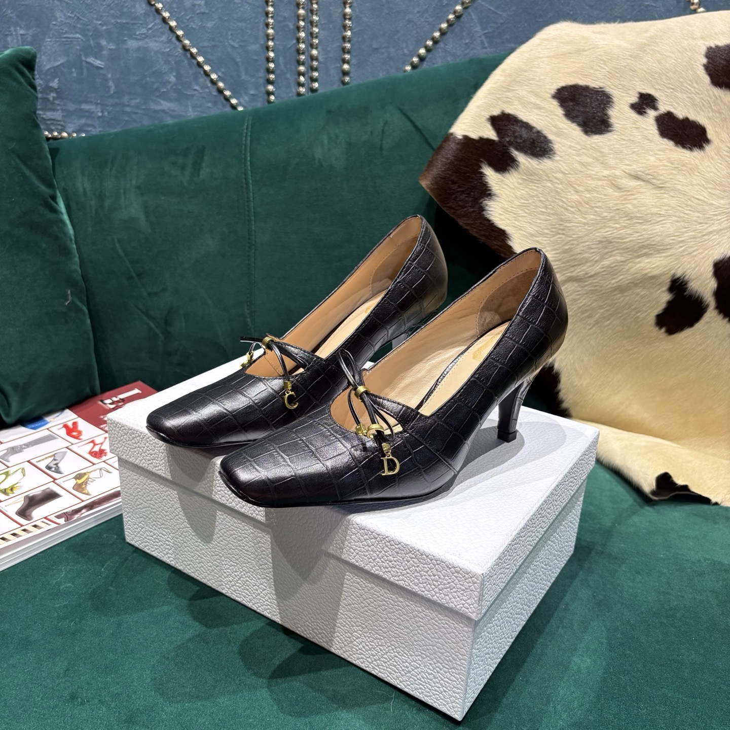 Dior Style Leather Women's Shoes style reference detail image 3 from source 785006