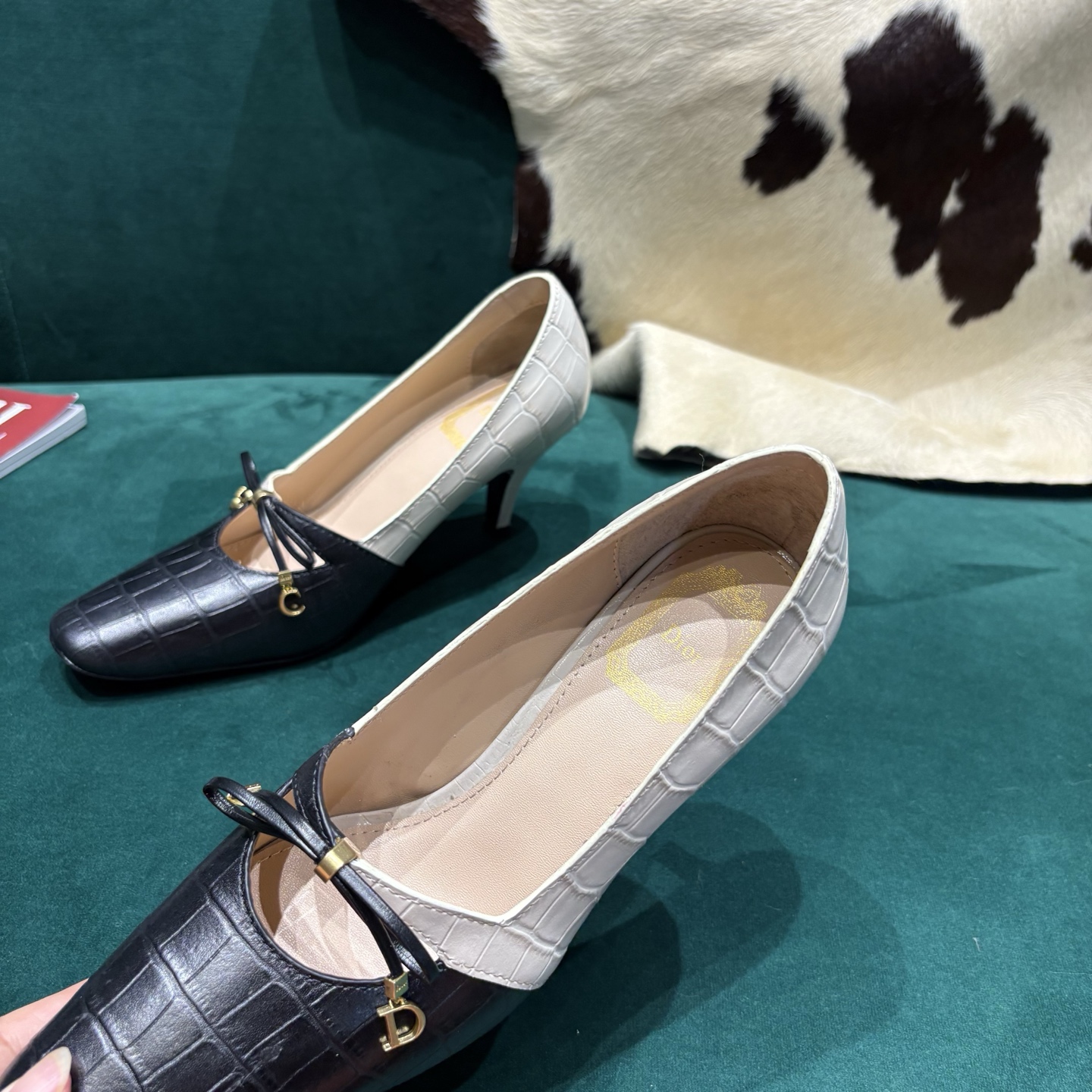 Dior Style Leather Women's Shoes style reference detail image 7 from source 785008