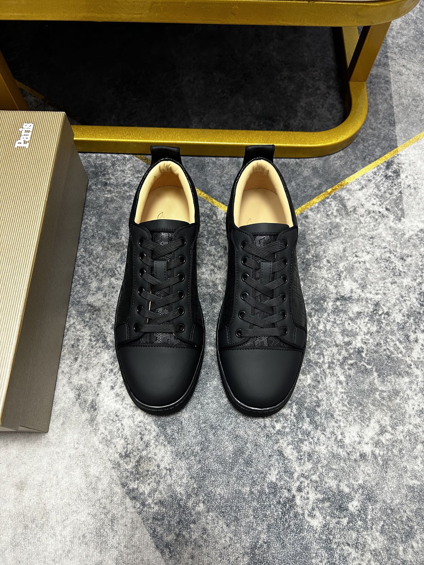 NO:604161,Customized price. christian louboutin (CL red sole shoes) counter series, casual sneakers for couples, exclusive hot model release event, latex foot pads, finished outsole line [satisfied] female 35-40# male 38#-46, global supply [top version] original imported genuine leather upper, top original leather lining, original molded tpu outsole, original 1:1 detail processing, original shoe last,,, christian louboutin19860909定做款价.christian louboutin（CL红底鞋）专柜系列,情侣休闲板鞋  独家热款发布活动乳胶垫脚成品大底车线[得意]女35-40#男38#-46,全球供货【顶级版】原版进口真皮鞋面,顶级原版皮内里,原版开模tpu大底,原版1:1细节处理,原版鞋楦,,,christian louboutin,Men's shoes