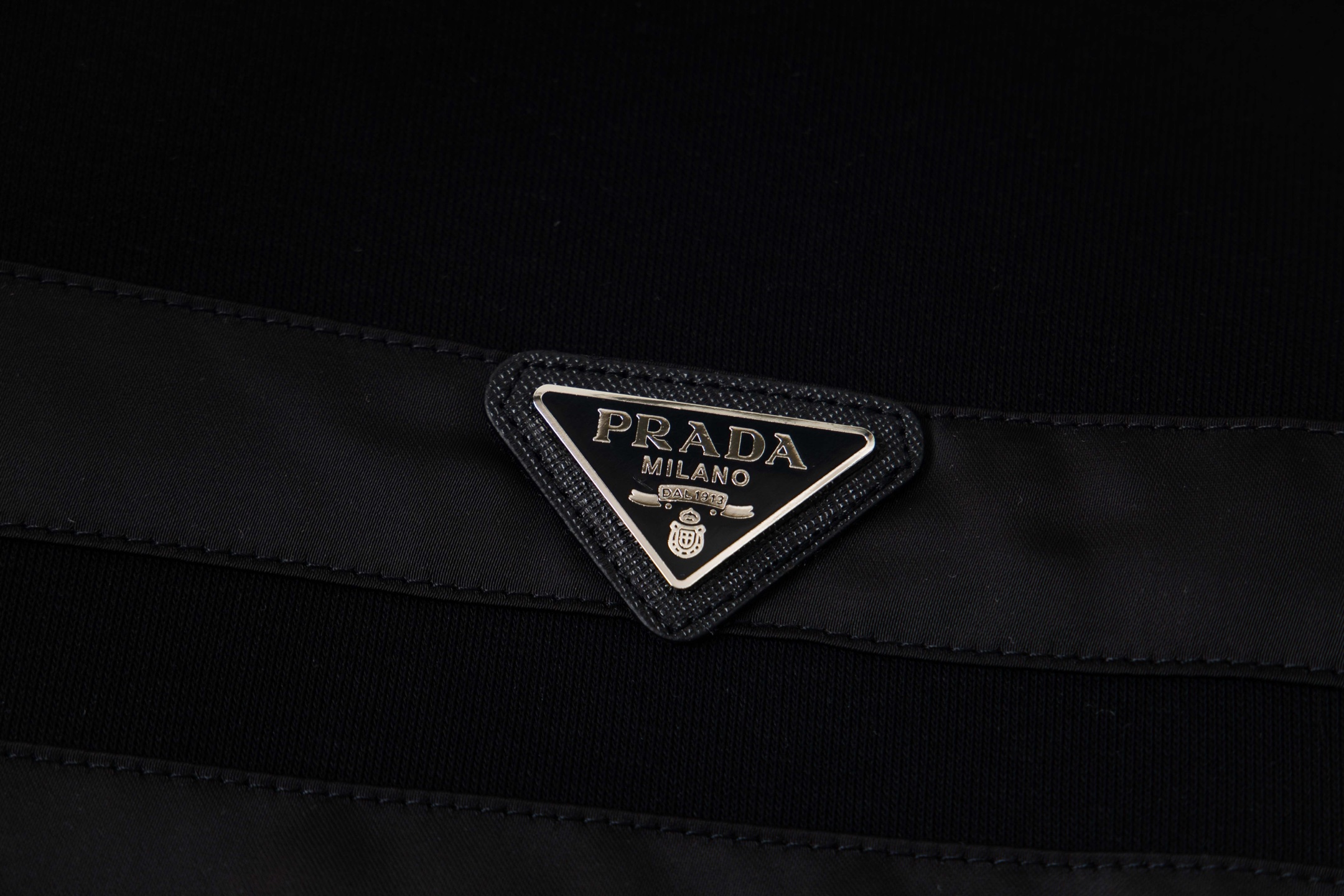 PRADA 軽奢クラシック三角ロゴラウンドネックスウェット