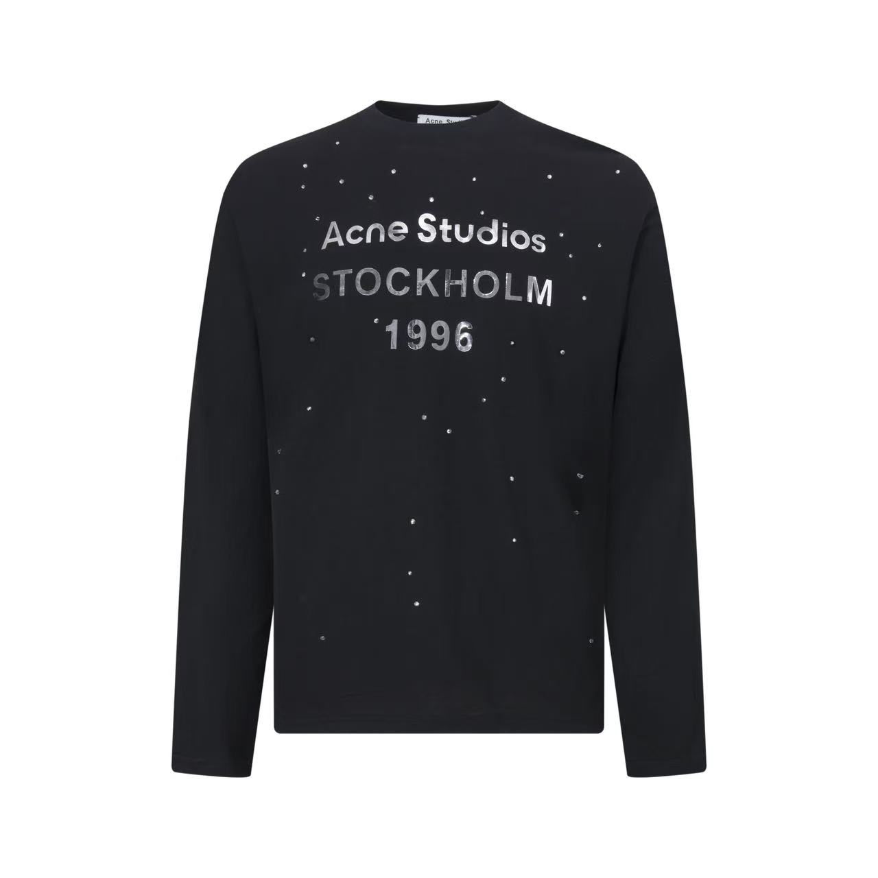 P165


Acne Studios北美限定镭射银烫钻长袖
镭射印花非常前卫 整体手工烫钻 费时费力 进口印花机镭射印花 面料采用原版一致雪花棉 单穿还是打底逗非常舒适！

Size:(S M ＬXL)
Colour:黑 白