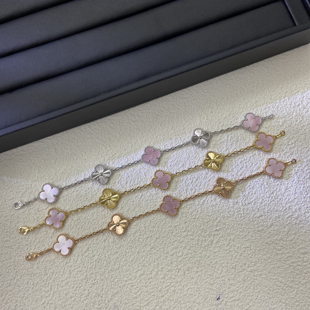 👑梵克雅宝手链 新品镭射间粉贝五花手链