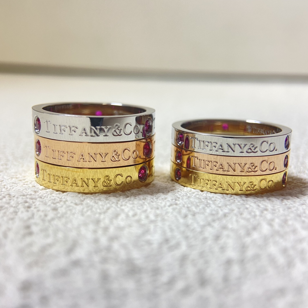 NO:584713,Tiffany Ring Three Diamond New Couple Ring Using CNC Carved High Version Ready Stock Color Rose Gold Platinum Gold Wide Version Narrow Version Narrow Version 5-10 Wide Version 6-11, Tiffany Ring, tiffany, ring, gold19860909蒂芙尼戒指 三钻新款情侣戒指 采用CNC精雕复刻高版本 现货 颜色玫瑰金 白金 黄金 宽版 窄版 窄版5-10 宽版6-11,蒂芙尼戒指,tiffany,ring,gold,Jewelry