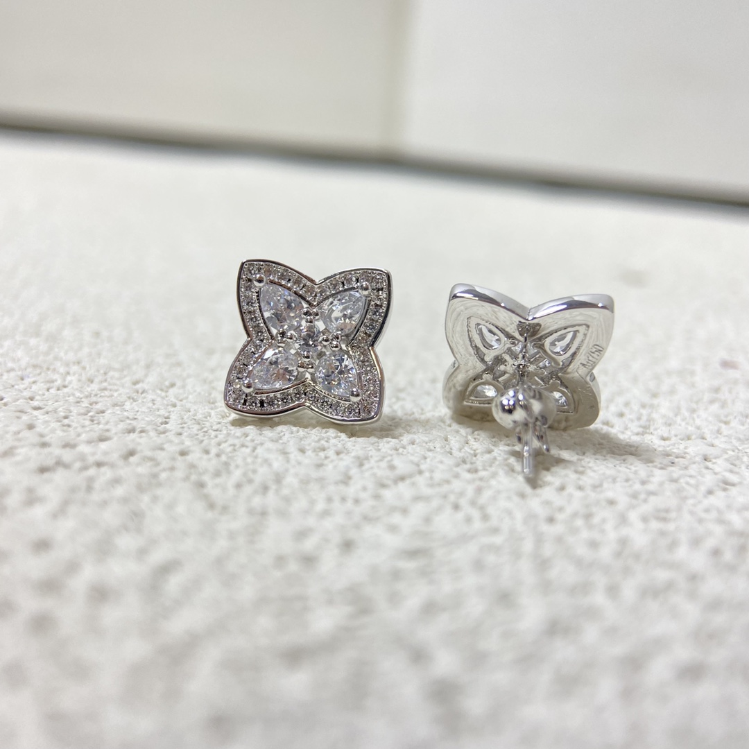 ¥118 戴尔比斯耳钉 新品满钻四角星耳钉 