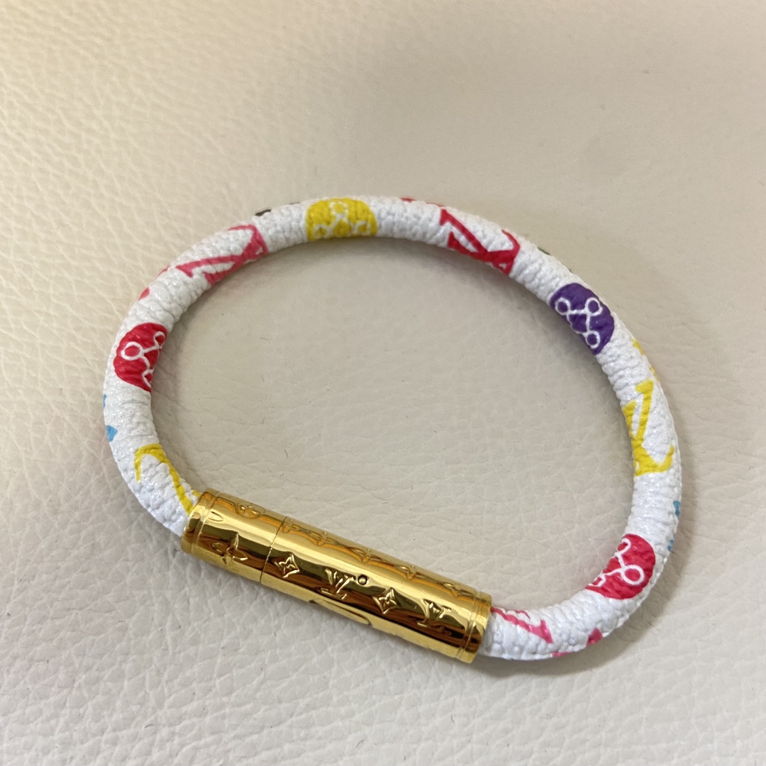 ¥118 Lv皮绳 新品乱花白色皮绳 长度：17.19 