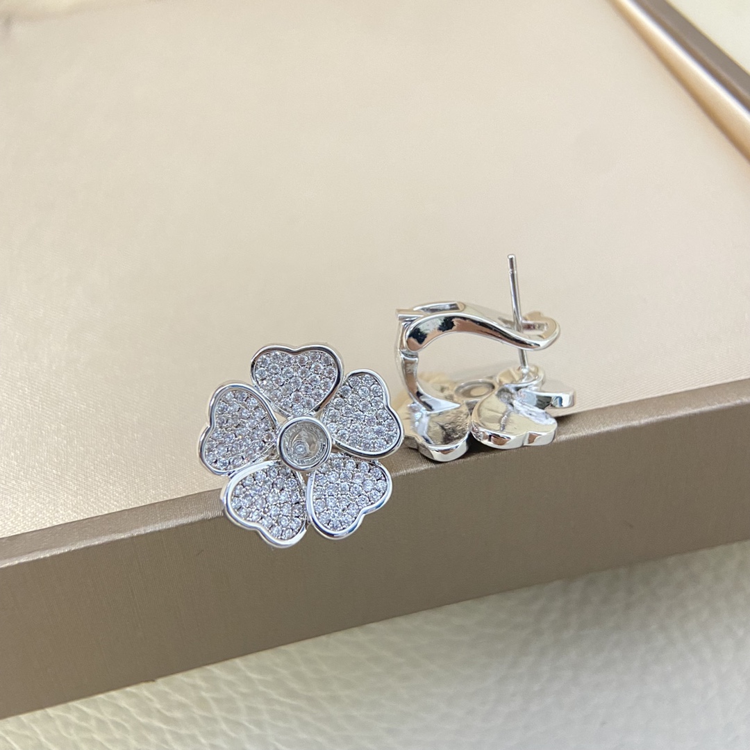 ¥118 肖邦耳拍 新品满钻五爱心耳拍 