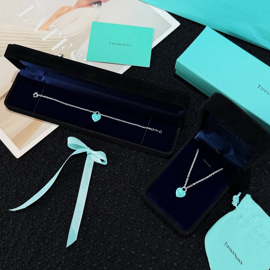 👑蒂芙尼项链 新品珐琅爱心手链 Tiffany以爱与美、罗曼蒂克与梦想为题