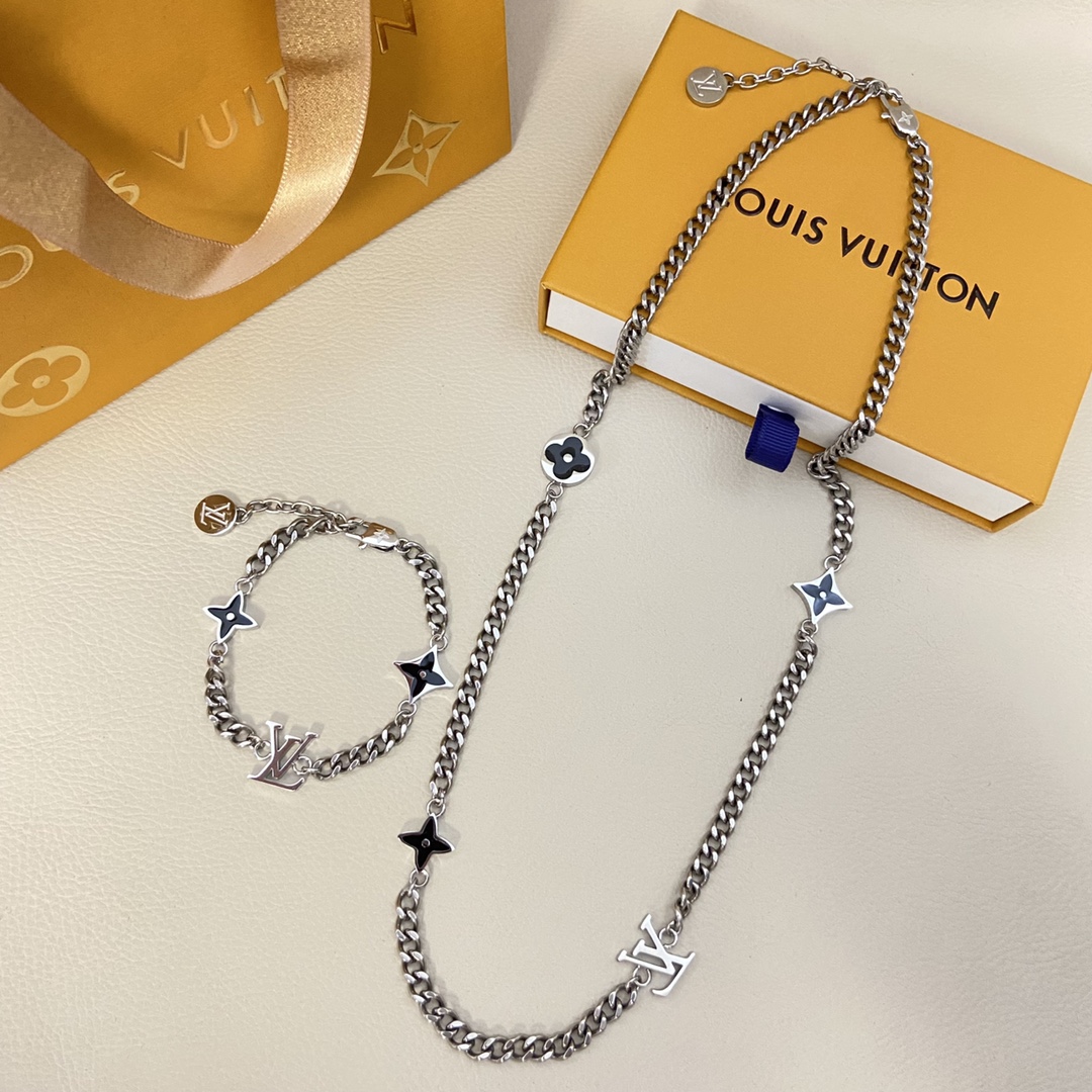 NO:361540,Bracelet P necklace Lv bracelet Lv necklace New product enamel point round flower letter bracelet necklace, Lv bracelet, louis vuitton, necklace, bracelet19860909手链p项链Lv手链 Lv项链 新品珐琅尖圆花字母手链项链,Lv手链,louis vuitton,necklace,bracelet,Jewelry