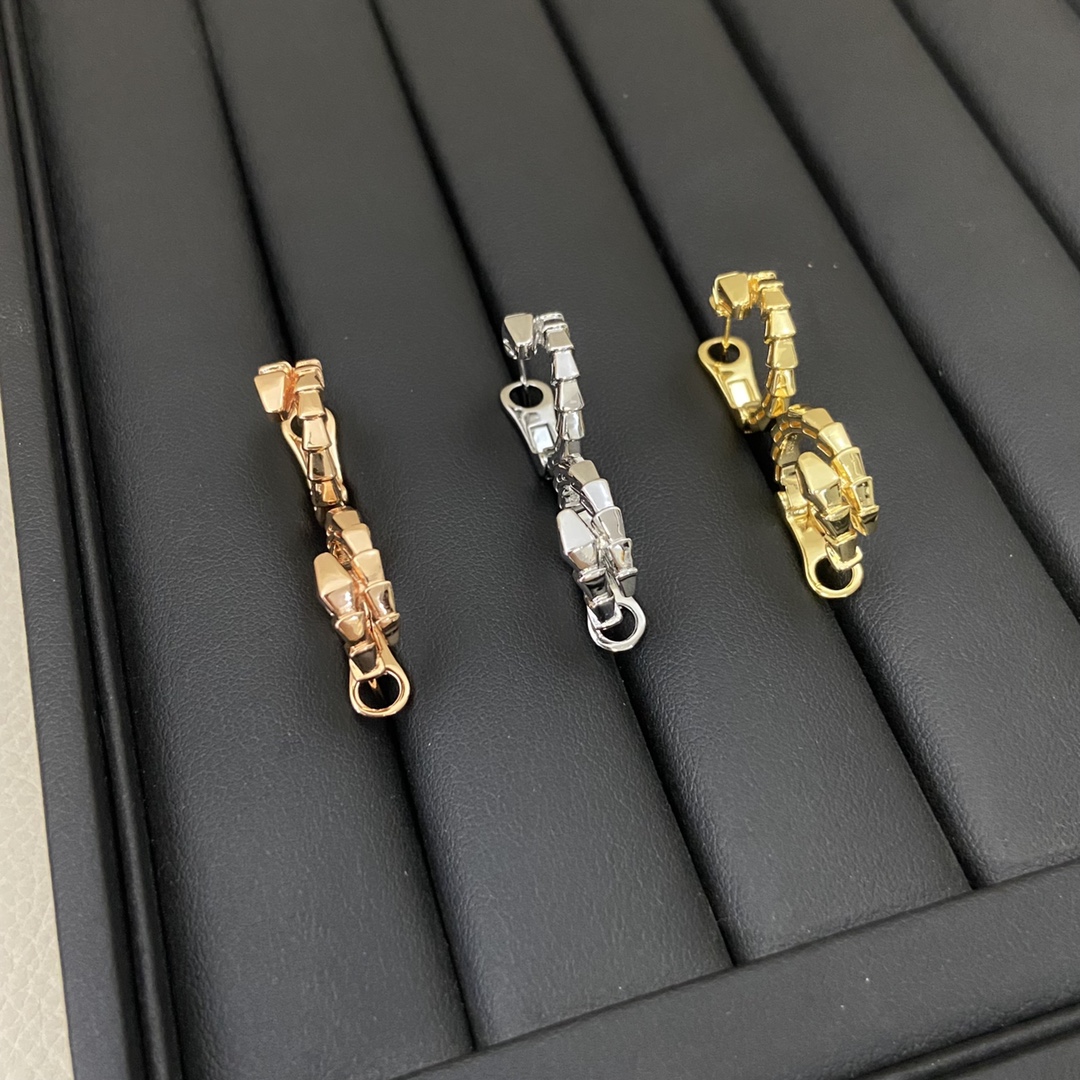 👑Bvlgari新品 宝格丽 SerPenti蛇系列 光面蛇 耳钉 精选德国材质电镀18k金 超高品质 