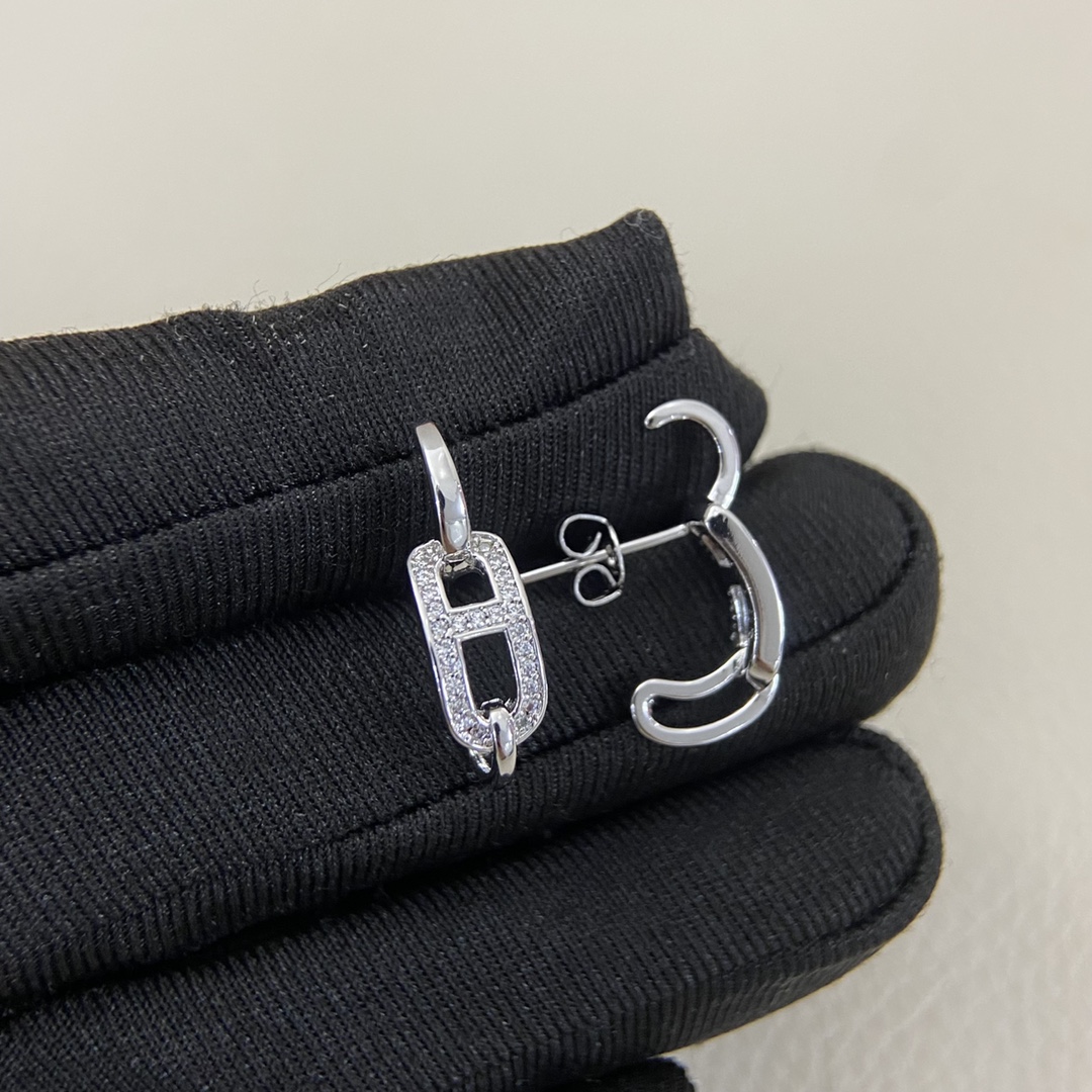 Hermès 爱马仕耳钉 AMEDL0004-040新品镶钻猪鼻子耳环