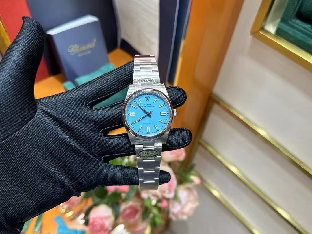 NO:392183,Willing to pay for the appearance Rolex Oyster Perpetual Tiffany Blue 41mm Automatic Machinery 904L Steel Material See the picture Observe the details, Rolex19860909甘愿为颜值买单 劳力士蚝式恒动Tiffany蓝 41mm 自动机械 904L精钢材质 看图 认准细节图,,rolex,Watch