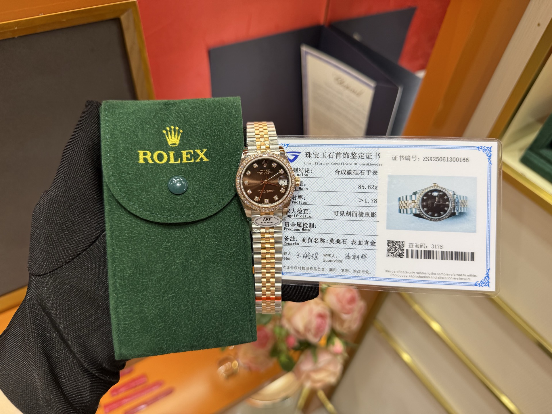 NO:392192,Latest upgraded version Rolex log 31mm coffee log outer ring dial Moissanite diamond + 18K rose gold material Fully automatic mechanical movement The most beautiful quality is made. See the picture and identify the details, rolex19860909最新升级版 劳力士日志型31mm咖啡日志 外圈表盘莫桑钻+18K玫瑰金材质 全自动机械机芯 最美品质做 看图 认准细节图,,rolex,Watch