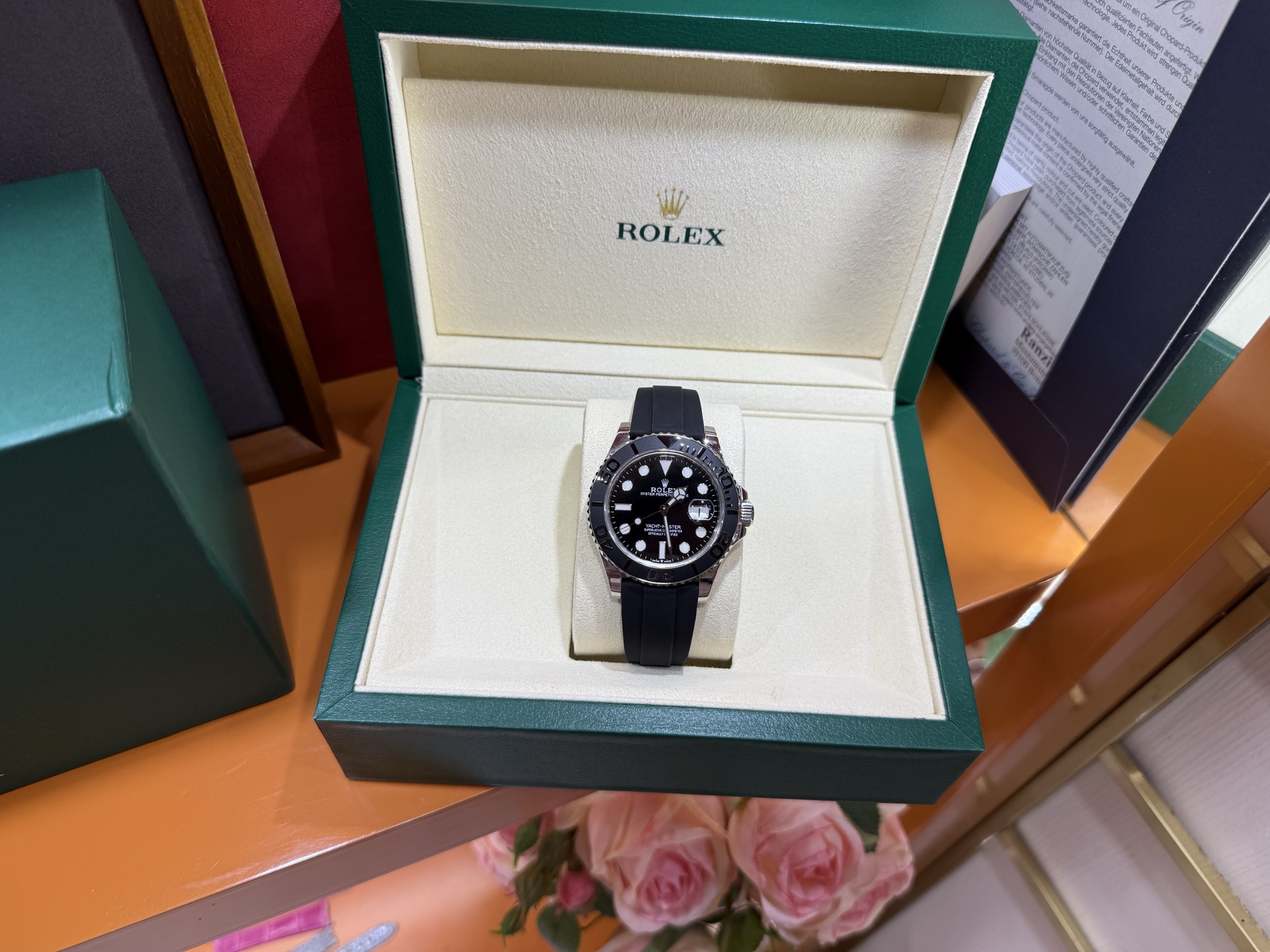 NO:392303,Rolex White Yacht Made 42mm imported Fer tape More suitable for summer strap Fully automatic mechanical movement diagram Identify the details diagram,19860909Rolex 白游艇名仕型42mm 进口弗胶带 更适合夏天的表带 全自动机械机芯 图 认准细节图,,Watch