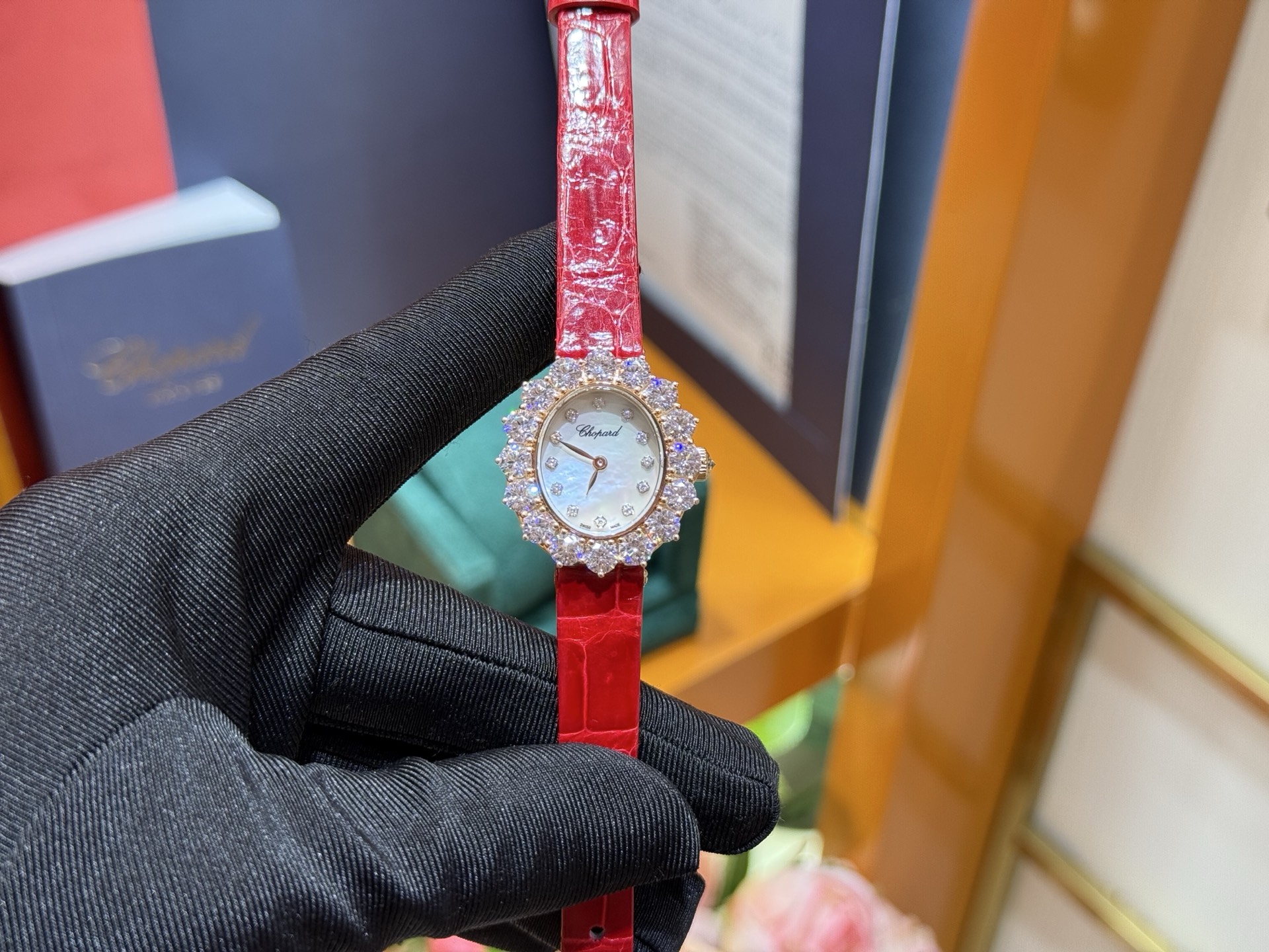 NO:392324,New Chopard 18k rose gold hollow body imported American crocodile leather belt Swiss quartz movement, chocolate, crocodile skin19860909新款萧邦 18k玫瑰金镂空表体 进口美洲鳄鱼皮皮带 瑞士石英机芯,,chopard,crocodile skin,Watch