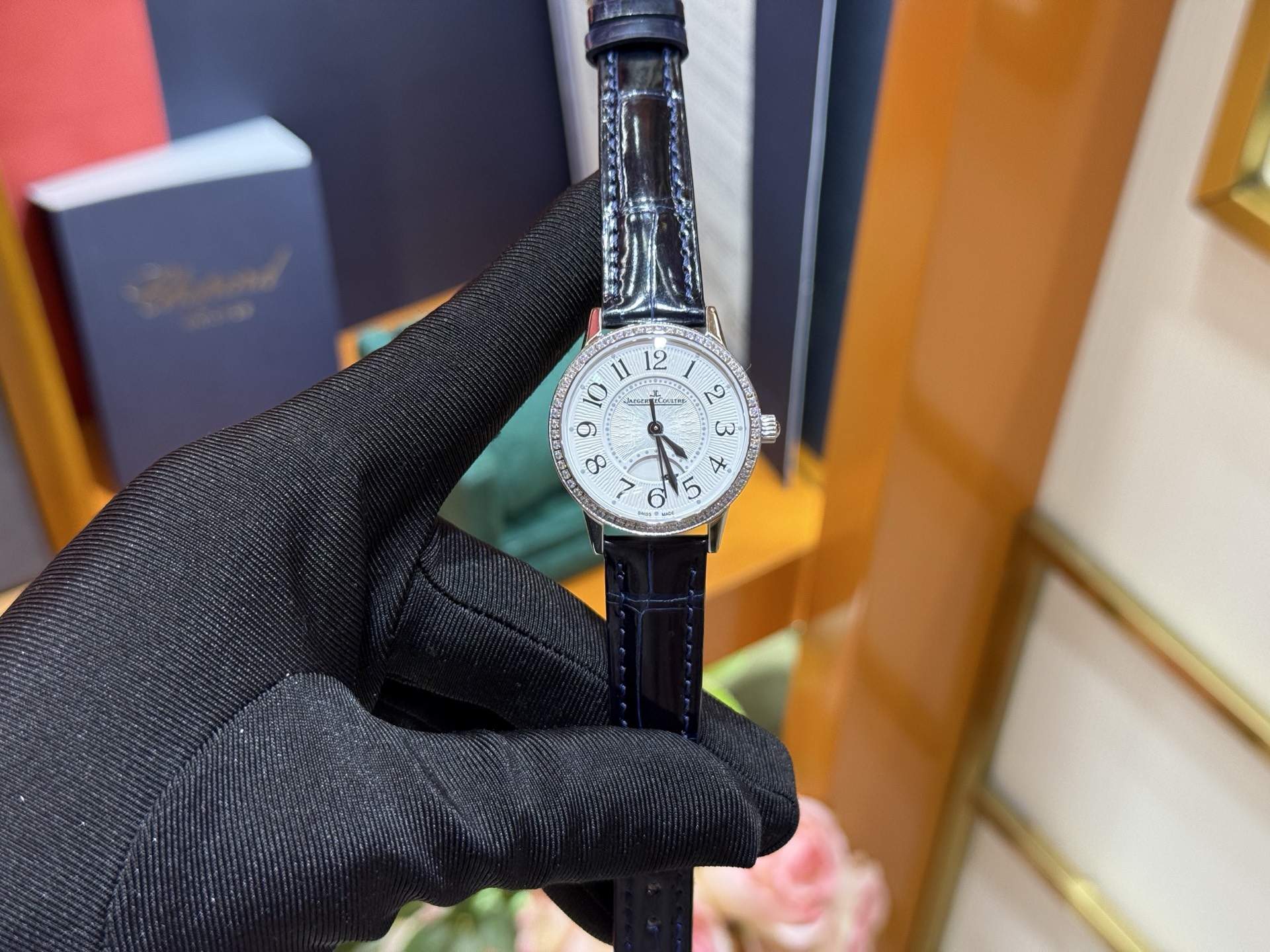 NO:392344,Jaeger-LeCoultre Dating Series Women's Fully Automatic Mechanical Movement Matched with American Crocodile Leather Belt 34mm, jaeger-lecoultre, crocodile skin19860909积家约会系列 女士全自动机械机芯 搭配美洲鳄鱼皮皮带 34mm,,jaeger-lecoultre,crocodile skin,Watch