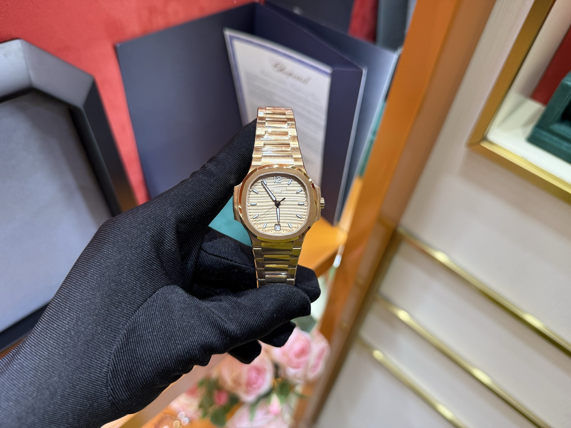 NO:385027,The elegant female watch Pater Nautilus 7118r rose gold champagne plate Nautilus is completely unrejected to use. The exquisiteness and elegant femininity coexist 8.3 thickness ultra-thin 324sc all-in-one machine,19860909坠有优雅的女表百达鹦鹉螺7118r 玫瑰金香槟盘鹦鹉螺上手是完全不能拒绝的 精致感和优雅女人味并存 8.3厚度 超薄324sc一体机,,Watch