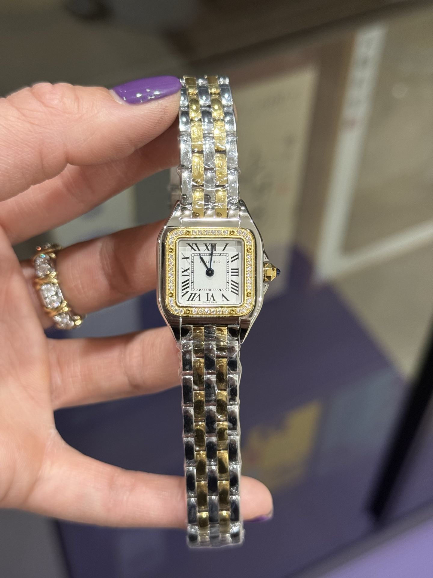 NO:617810,Gold and diamonds, the most beautiful little cheetah,19860909有金有钻 最美小猎豹,,Watch