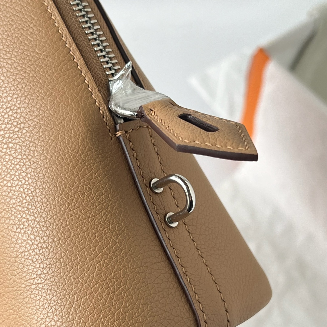 Hermès Bolide 25cm Evercolor Leather Handbag - Milk Tea & Mauve Purple 7 i1700033294 1250 6