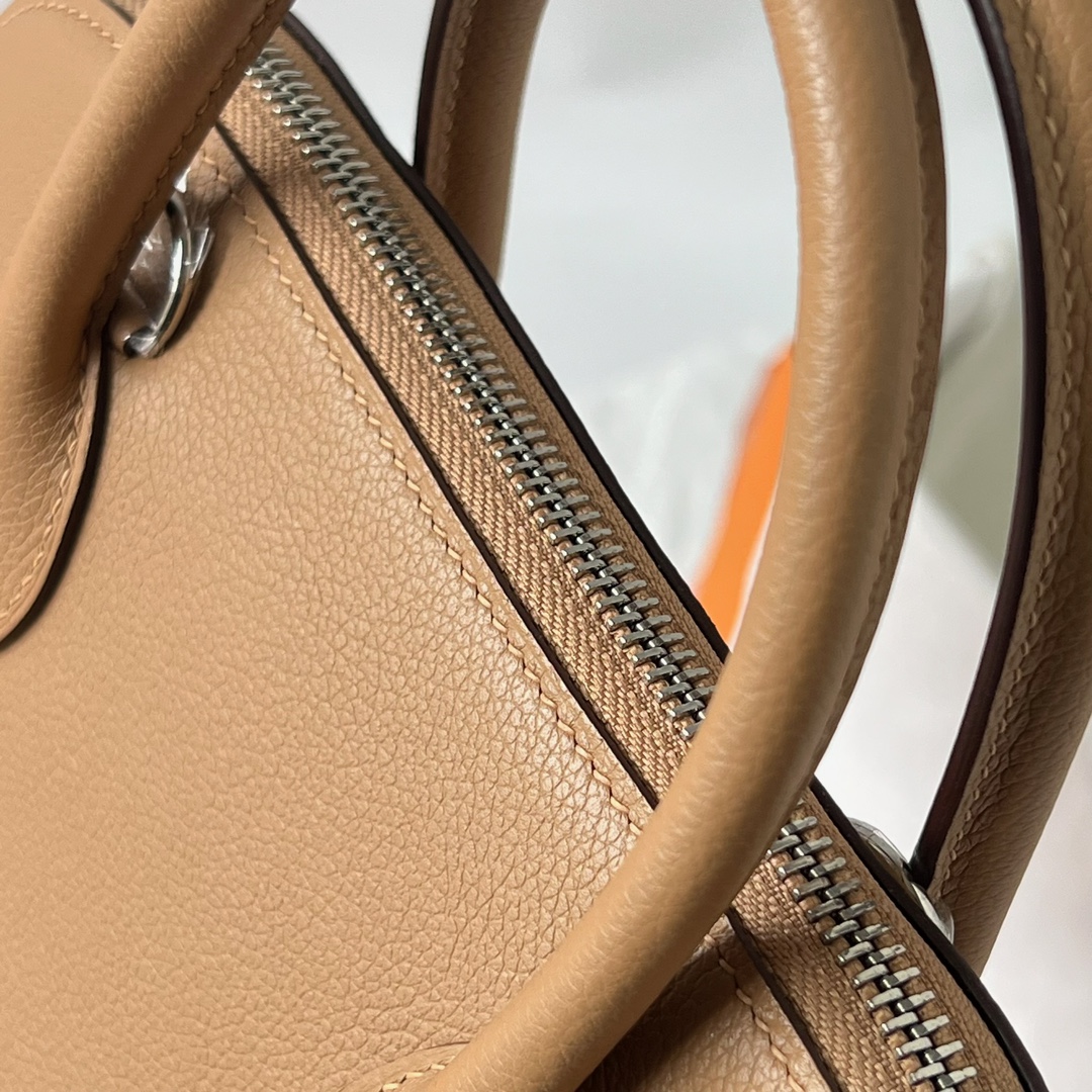 Hermès Bolide 25cm Evercolor Leather Handbag - Milk Tea & Mauve Purple 4 i1700033294 6316 3