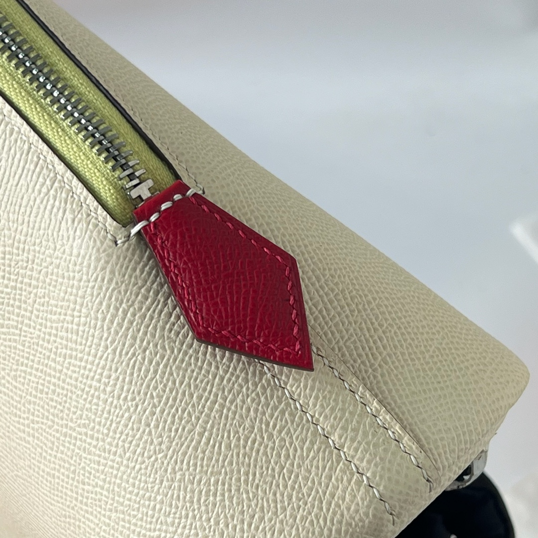 Hermès Bolide 25cm Epsom Leather Handbag - Crème White with Silver Hardware 7 i1700033796 4051 6