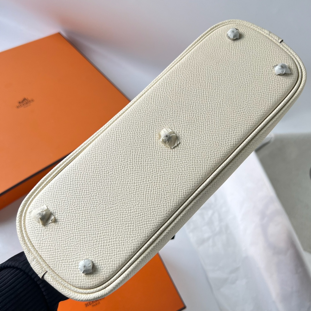 Hermès Bolide 25cm Epsom Leather Handbag - Crème White with Silver Hardware 9 i1700033796 6391 8