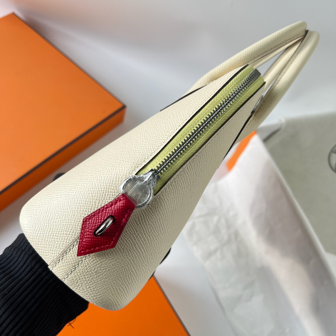 Hermès Bolide 25cm Epsom Leather Handbag - Crème White with Silver Hardware 5 i1700033796 7005 4