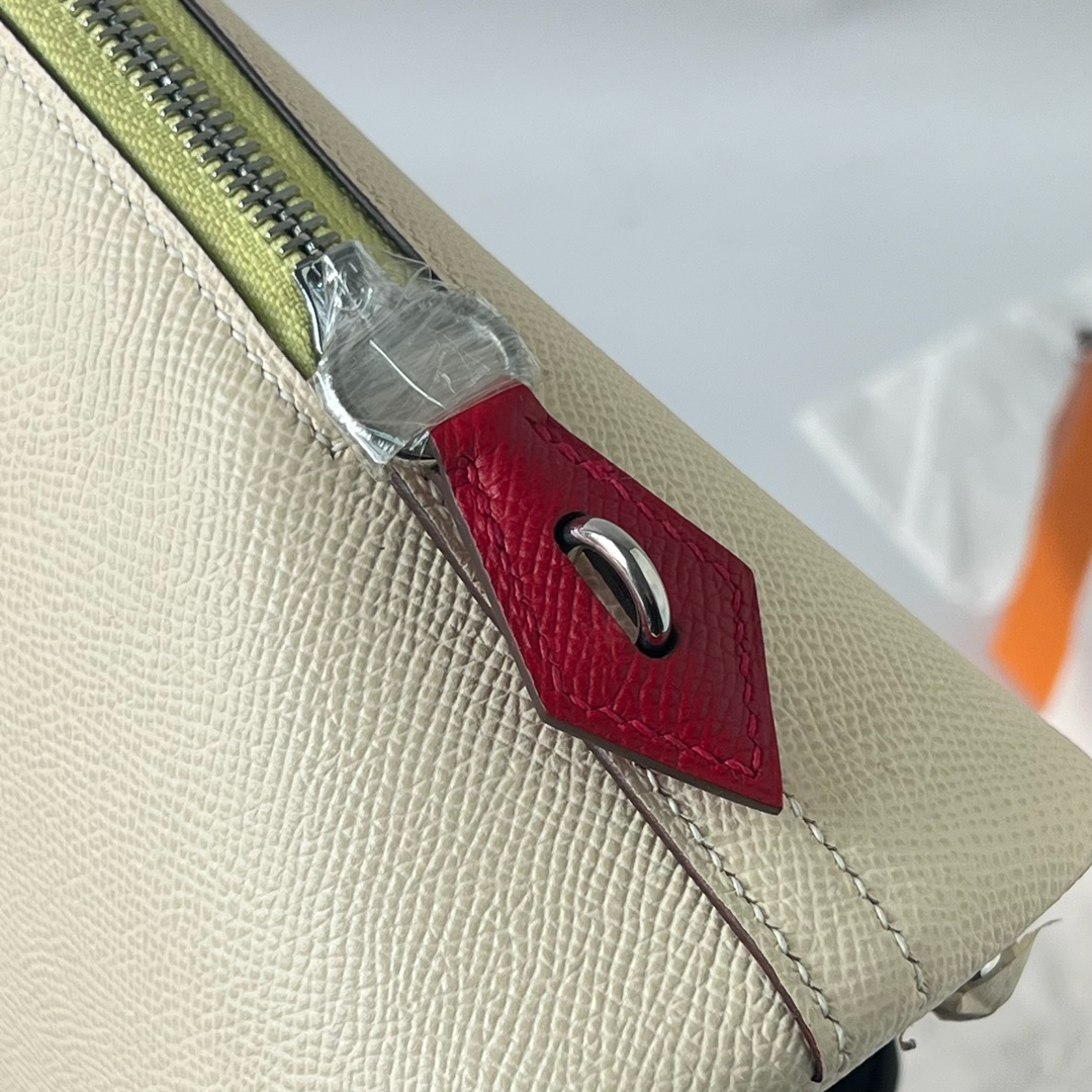 Hermès Bolide 25cm Epsom Leather Handbag - Crème White with Silver Hardware 6 i1700033796 8385 5