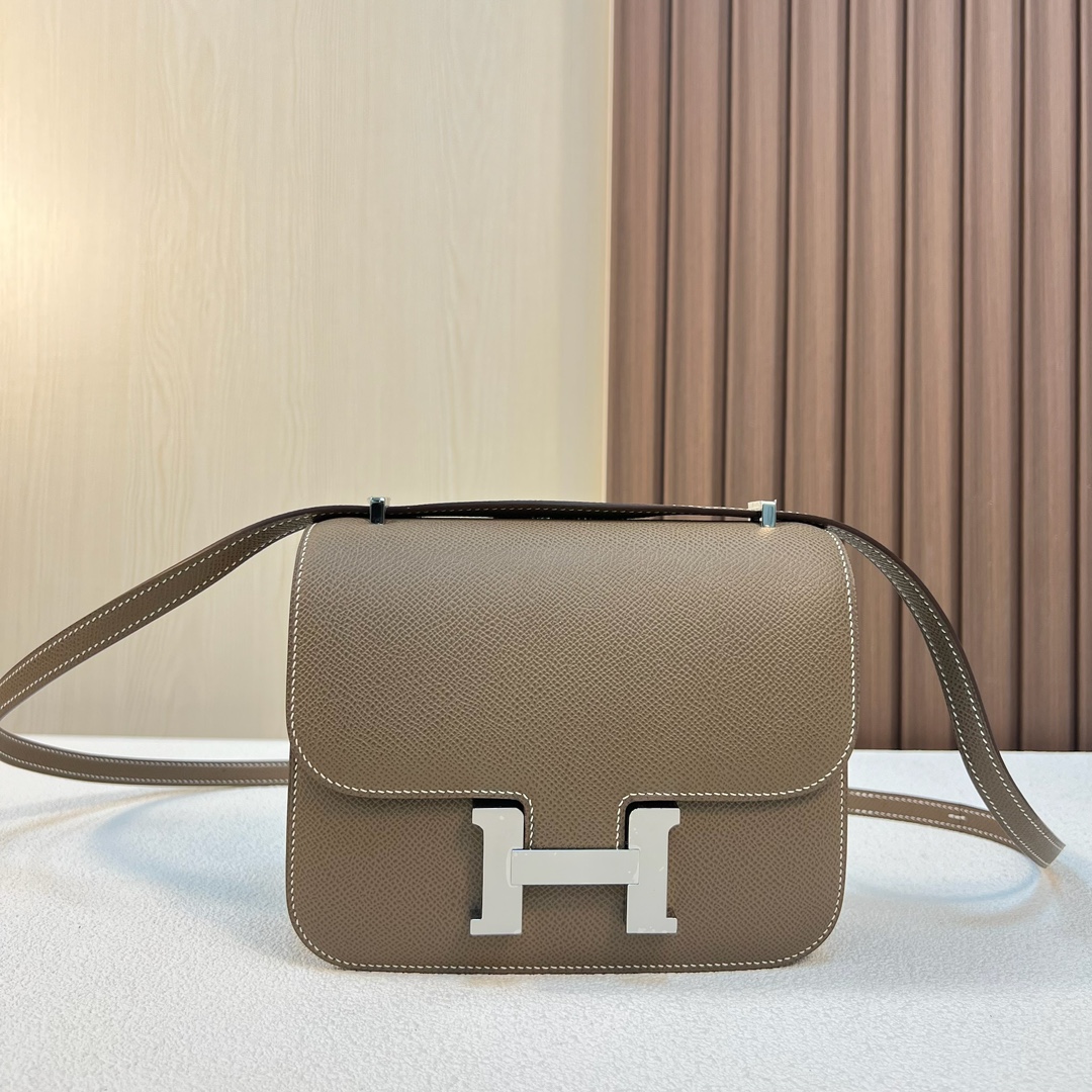 NO:919441,Spot Constance 19cm Esom Ck18 elephant gray silver buckle first-class craftsmanship fully handmade wax thread sewing hw stock, Hermes, hermes, Hermes,19860909现货 Constance 19cm Esom Ck18大象灰 银扣 一级工艺 全手工蜡线缝 hw stock,爱马仕,hermes,Hermes,,Bag