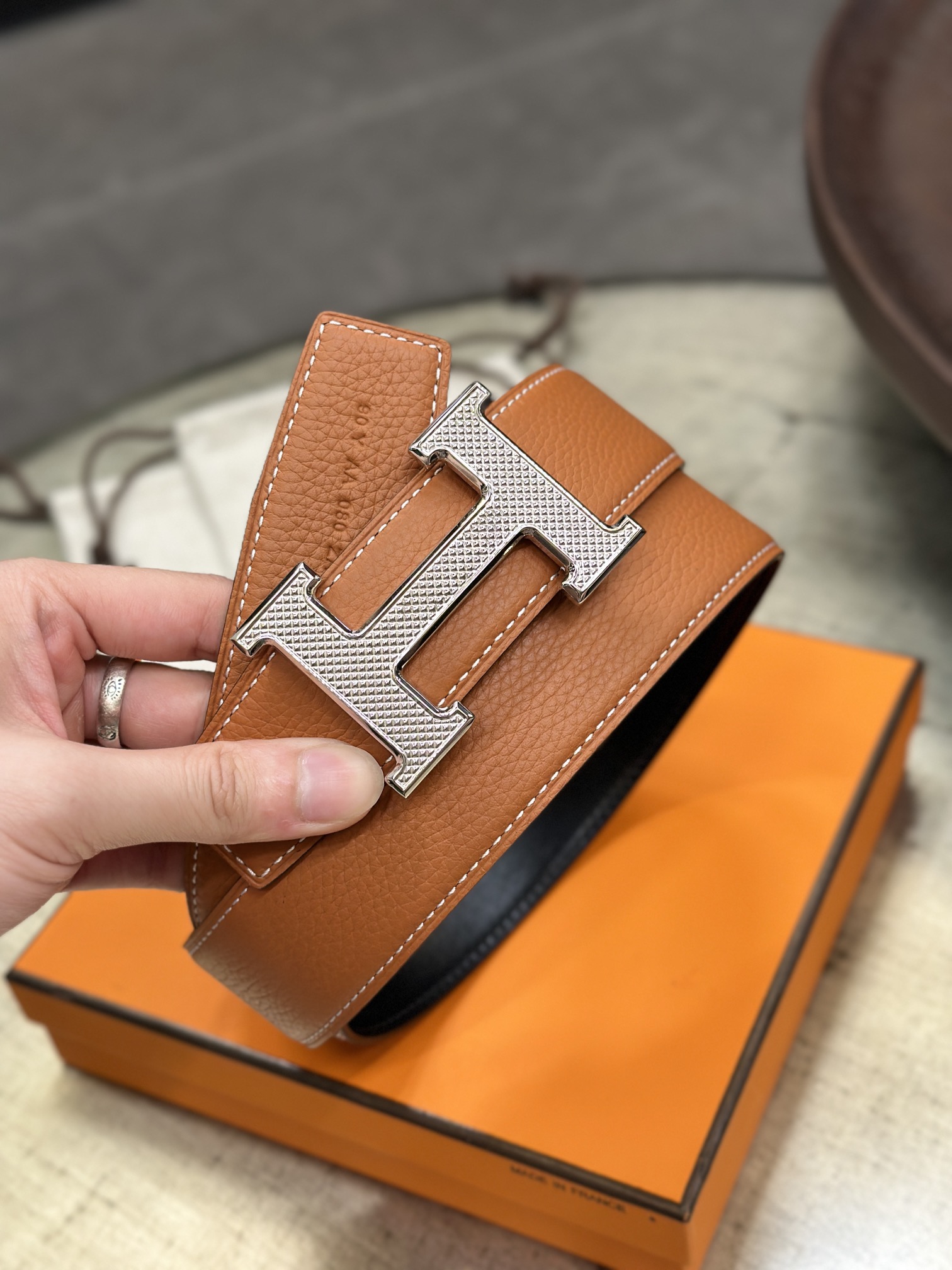 HBELTBUCKLE&REVERSIBLELEATHERSTRAMM