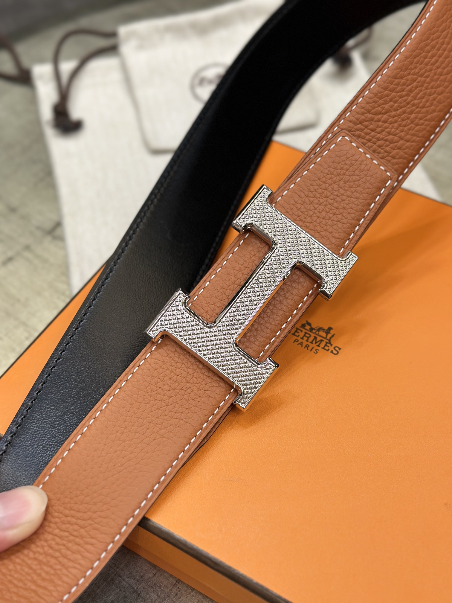HBELTBUCKLE&REVERSIBLELEATHERSTRAMM