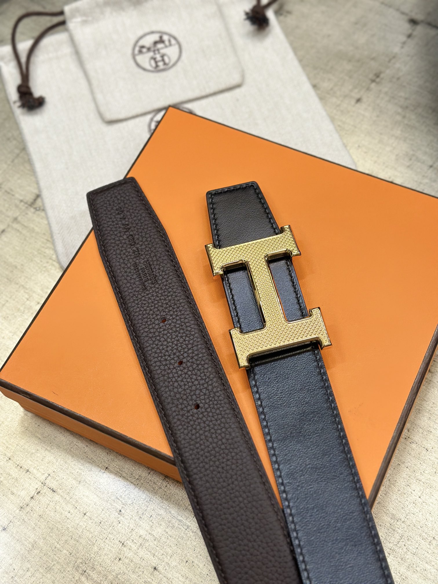HBELTBUCKLE&REVERSIBLELEATHERSTRAMM