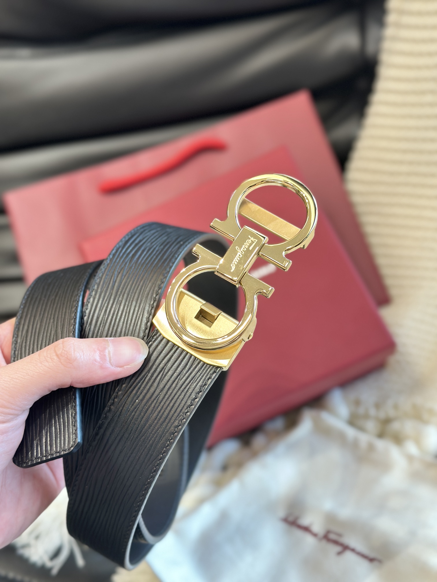 FERRAGAMO菲拉格慕自动平滑扣腰带精钢打造五金宽度35MM宽双面头层牛皮自由裁剪设计