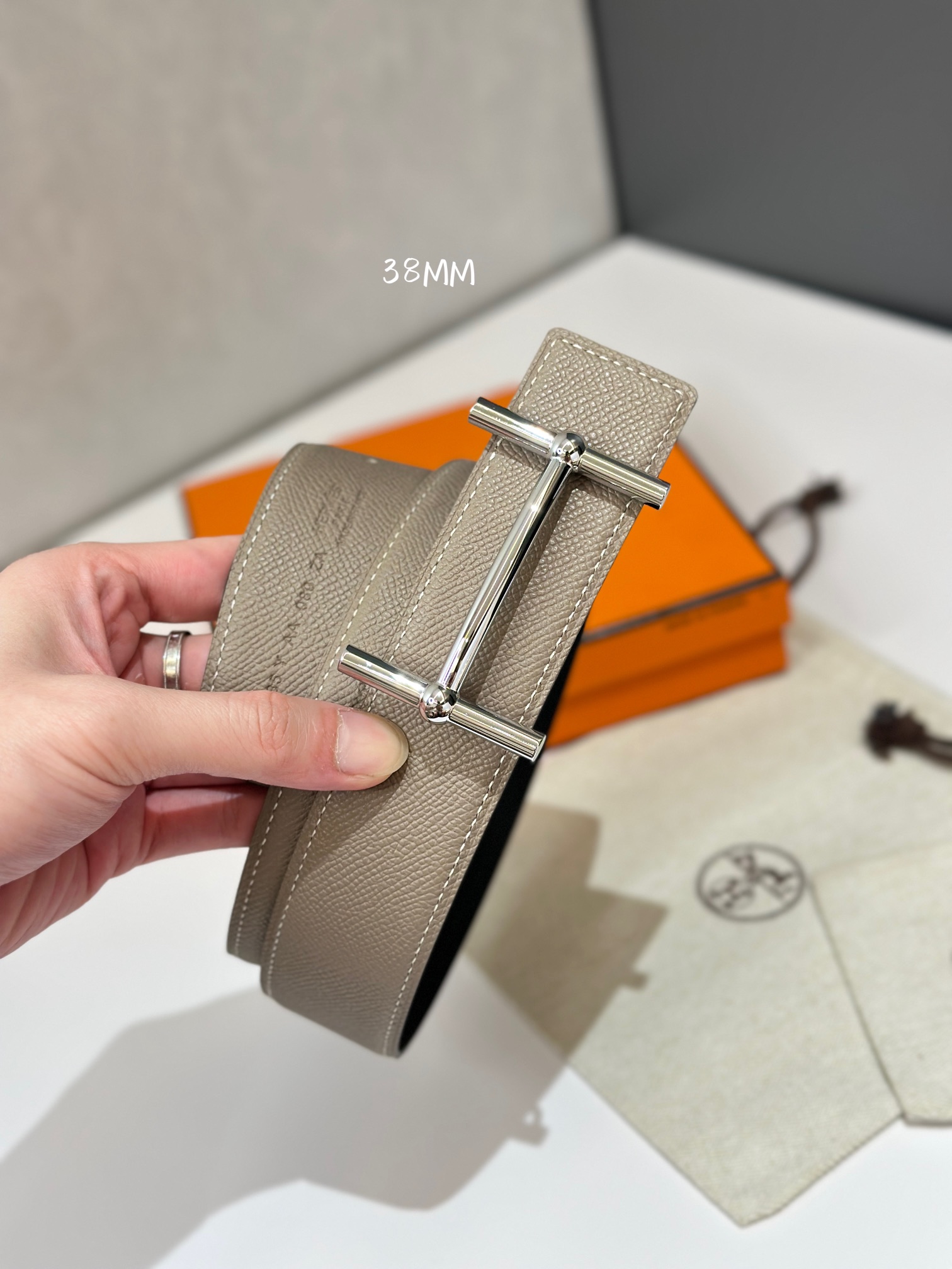 H D’ANCRE BELT BUCKLE & REVERSIBLE LEATHER STRAMM