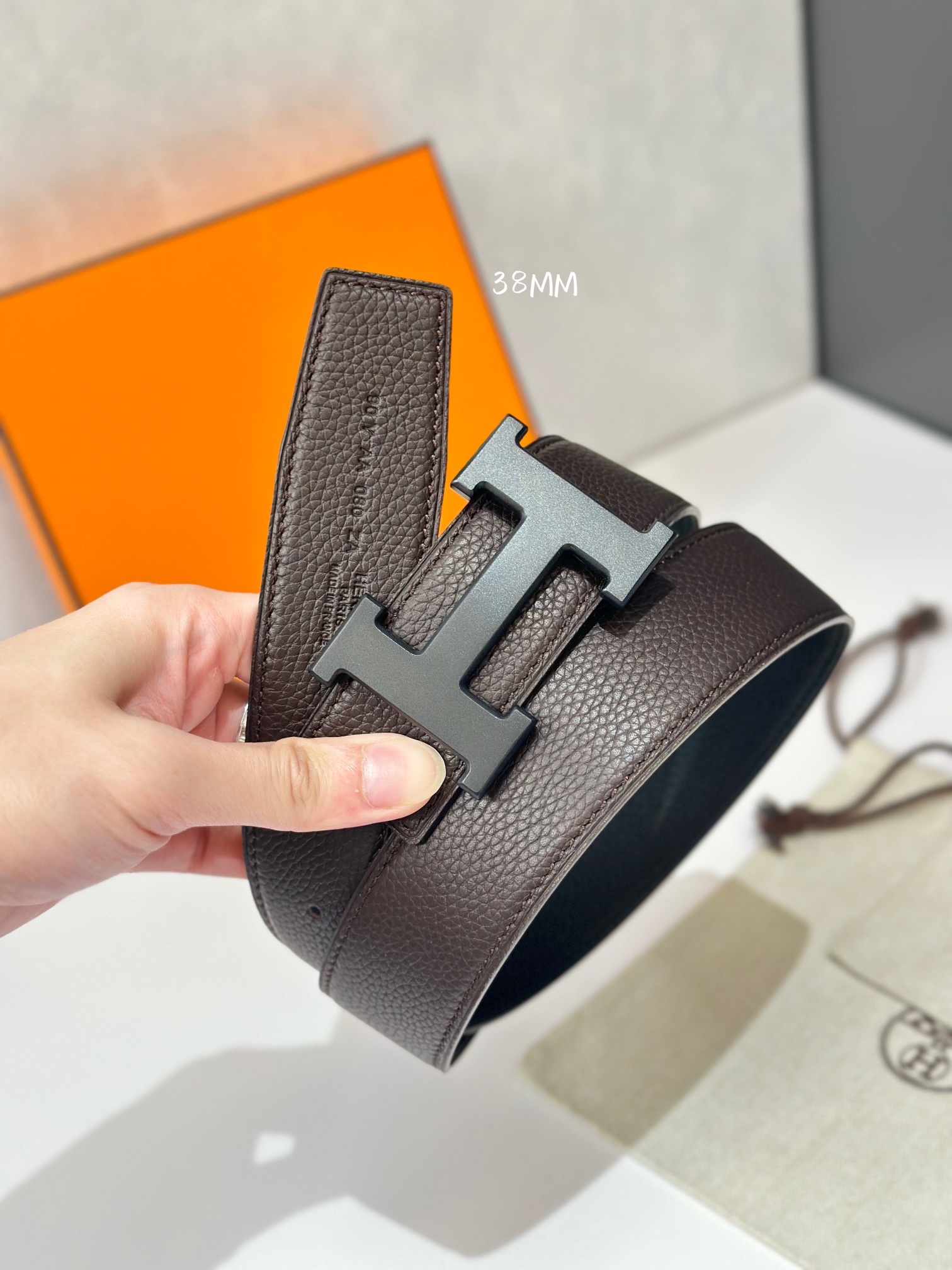H 5382 BELT BUCKLE & REVERSIBLE LEATHER STRAMM
