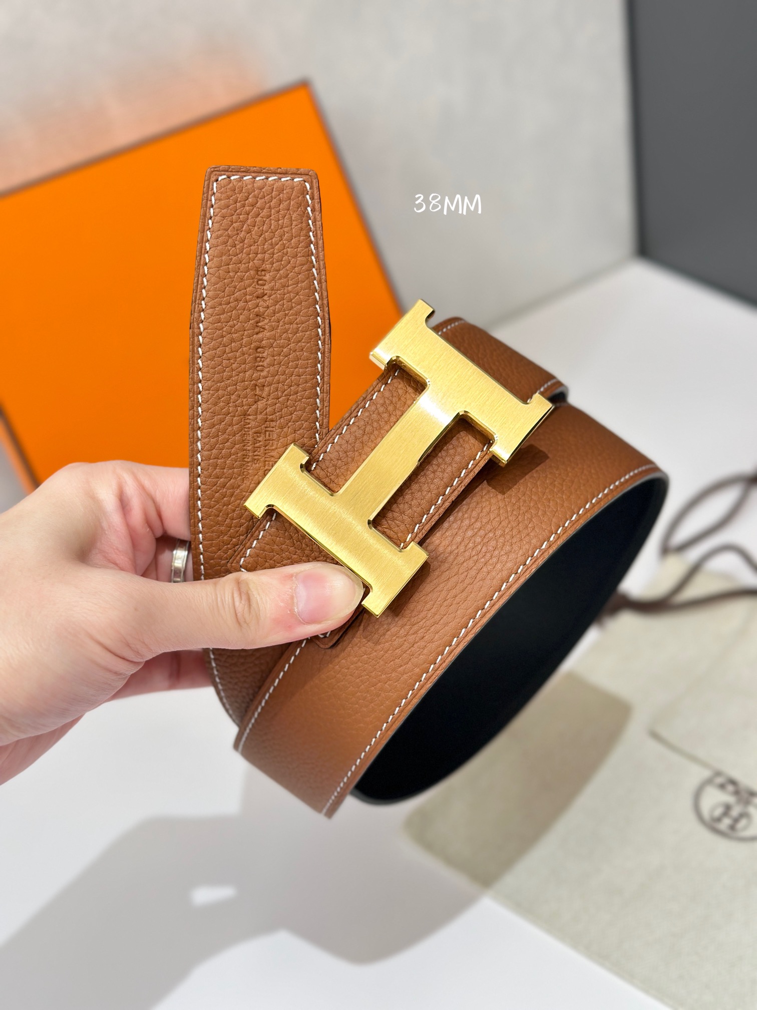 H 5382 BELT BUCKLE & REVERSIBLE LEATHER STRAMM