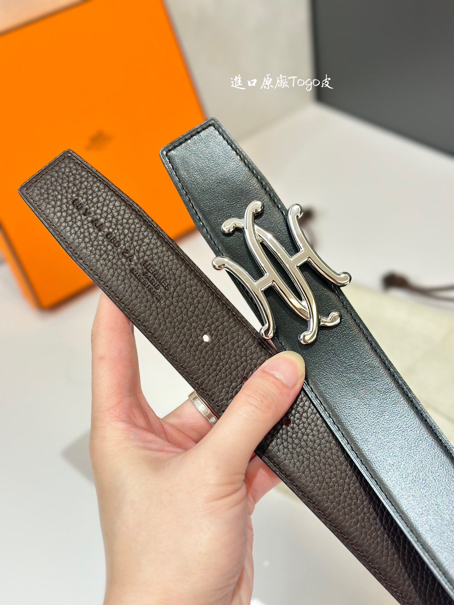 【实拍🚹¥260】Hermes💋专柜原单新款，双面进口牛皮，搭配新款精品花扣！🔍带宽3.8Cm，双面可用！🎁全套包装！