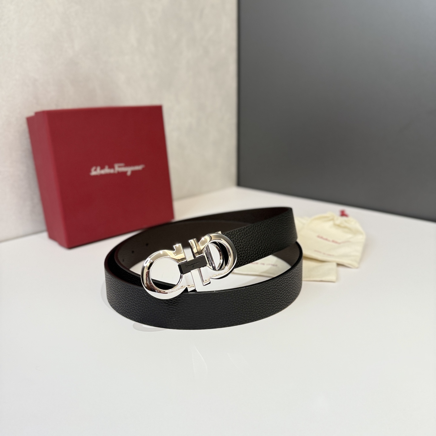 [Ferragamo Belts]Known for its high-quality leather goods, shoes and accessori