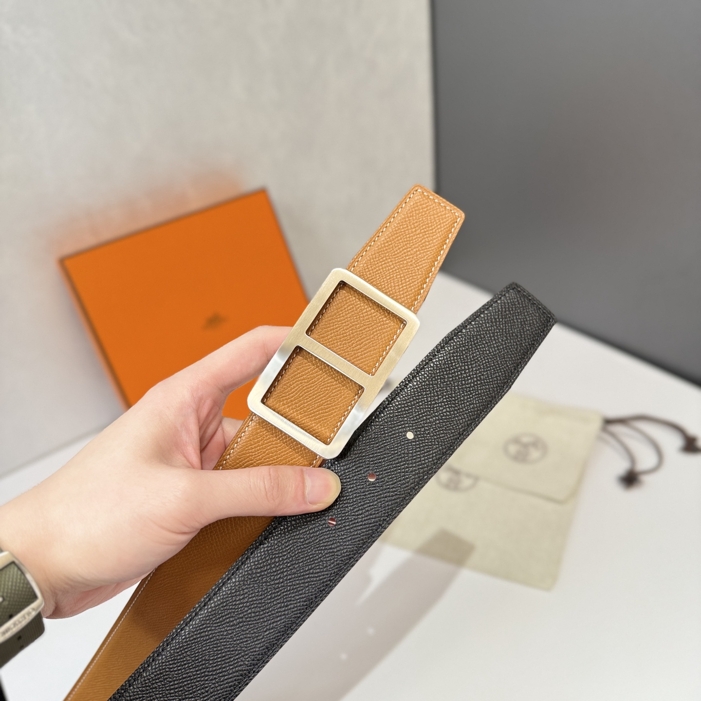 Hermès Men's Belt 38MM, Classic H Buckle, Premium Leather, Stylish and Durable 5 i1740805869945 1510 0 4