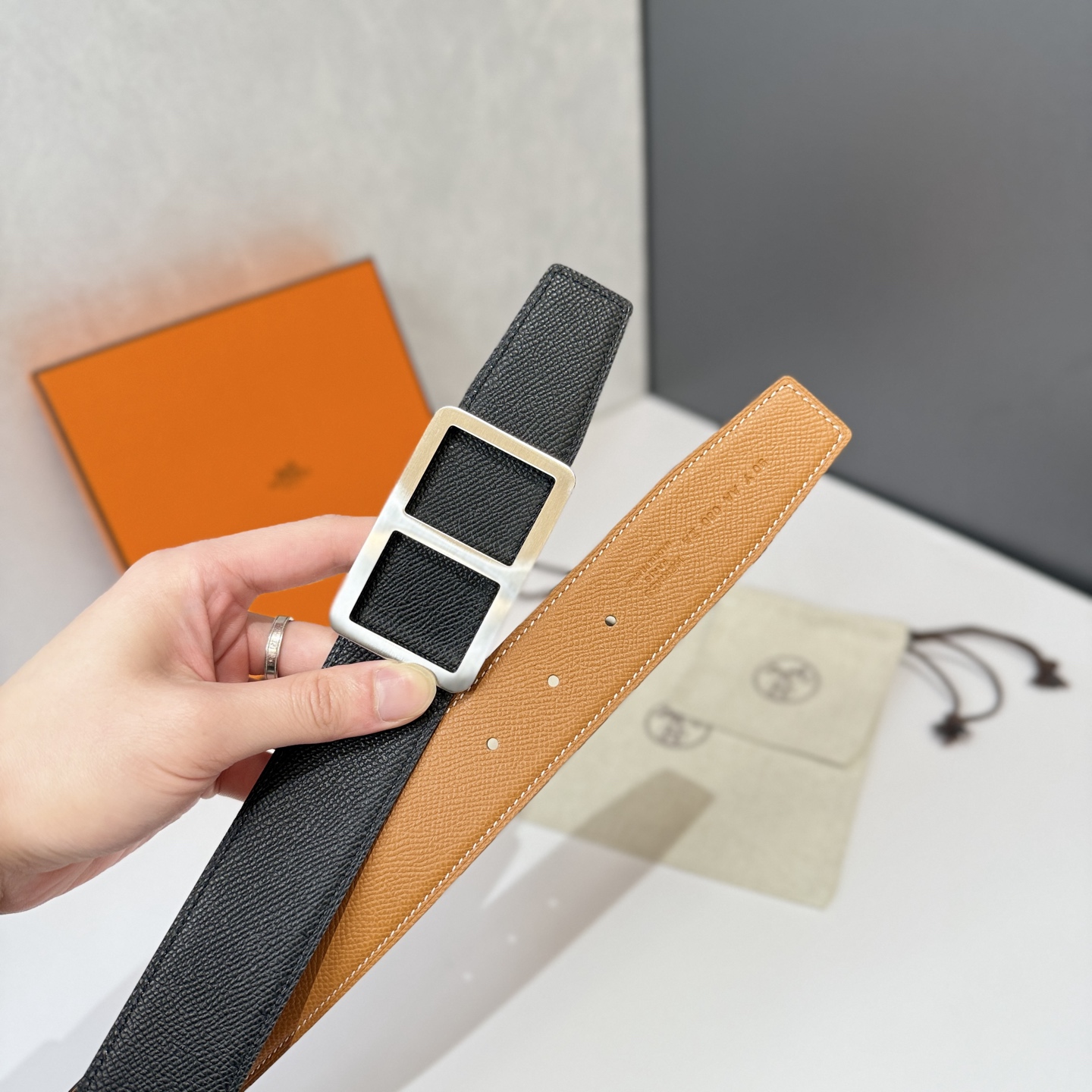 Hermès Men's Belt 38MM, Classic H Buckle, Premium Leather, Stylish and Durable 3 i1740805869945 1687 0 2