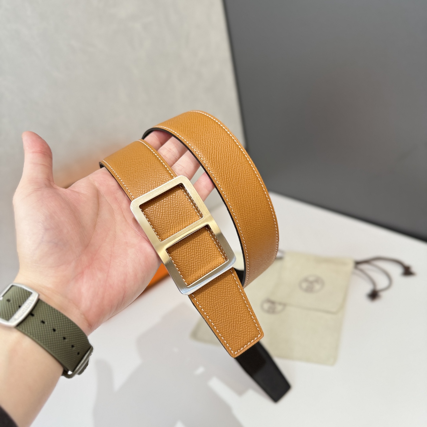 Hermès Men's Belt 38MM, Classic H Buckle, Premium Leather, Stylish and Durable 4 i1740805869945 8780 0 3