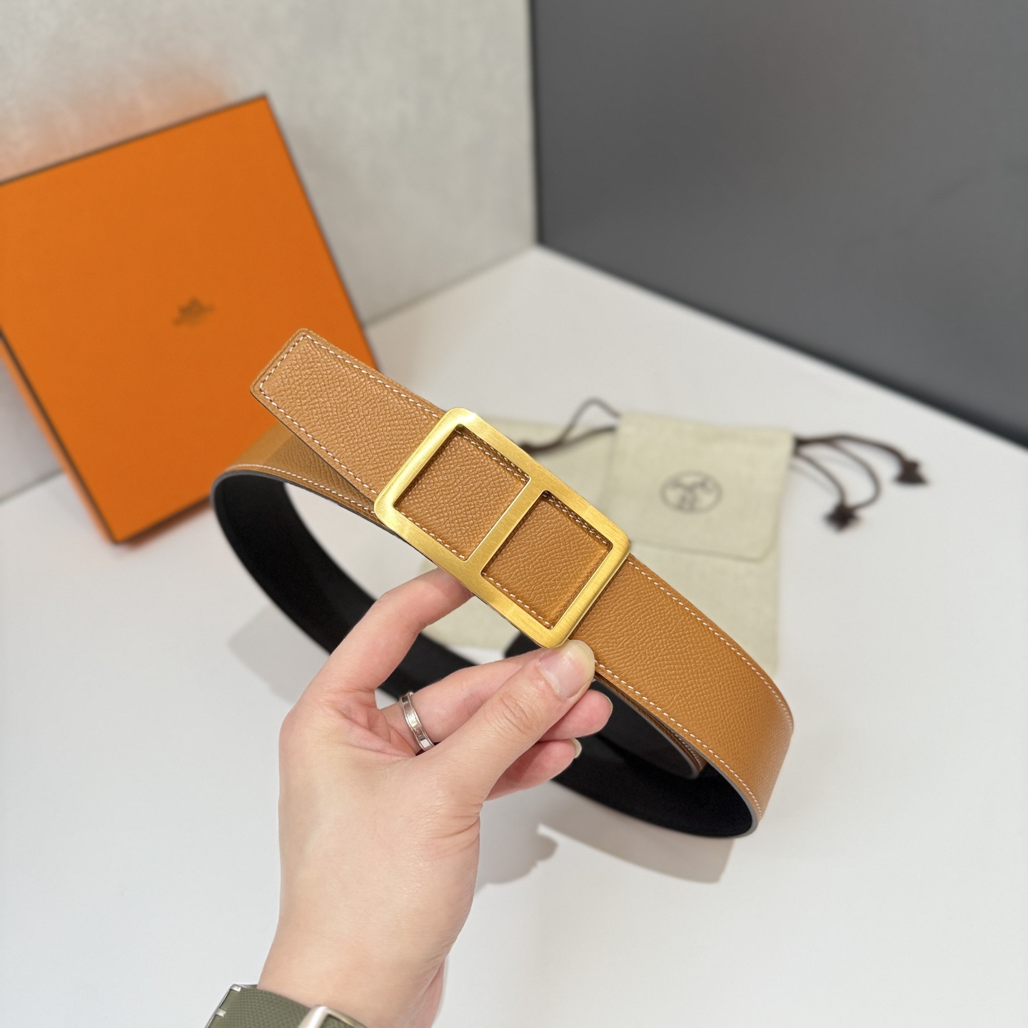 Hermes Men's Belt 38MM – Iconic H Buckle, Premium Leather, Black with Gold Hardware 7 i1740805901809 8291 0 5
