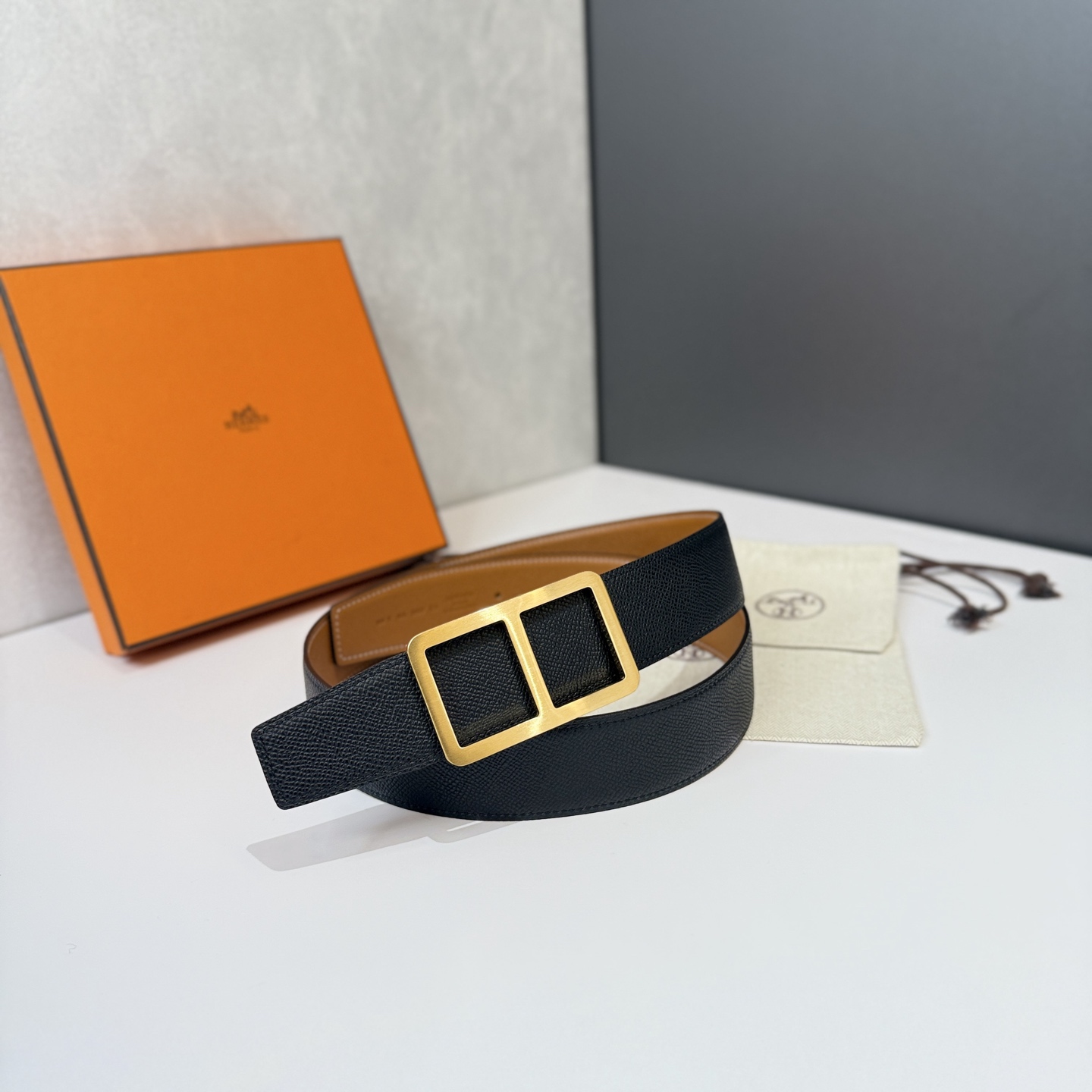Hermes Men's Belt 38MM – Iconic H Buckle, Premium Leather, Black with Gold Hardware 2 i1740805901818 993 0 0