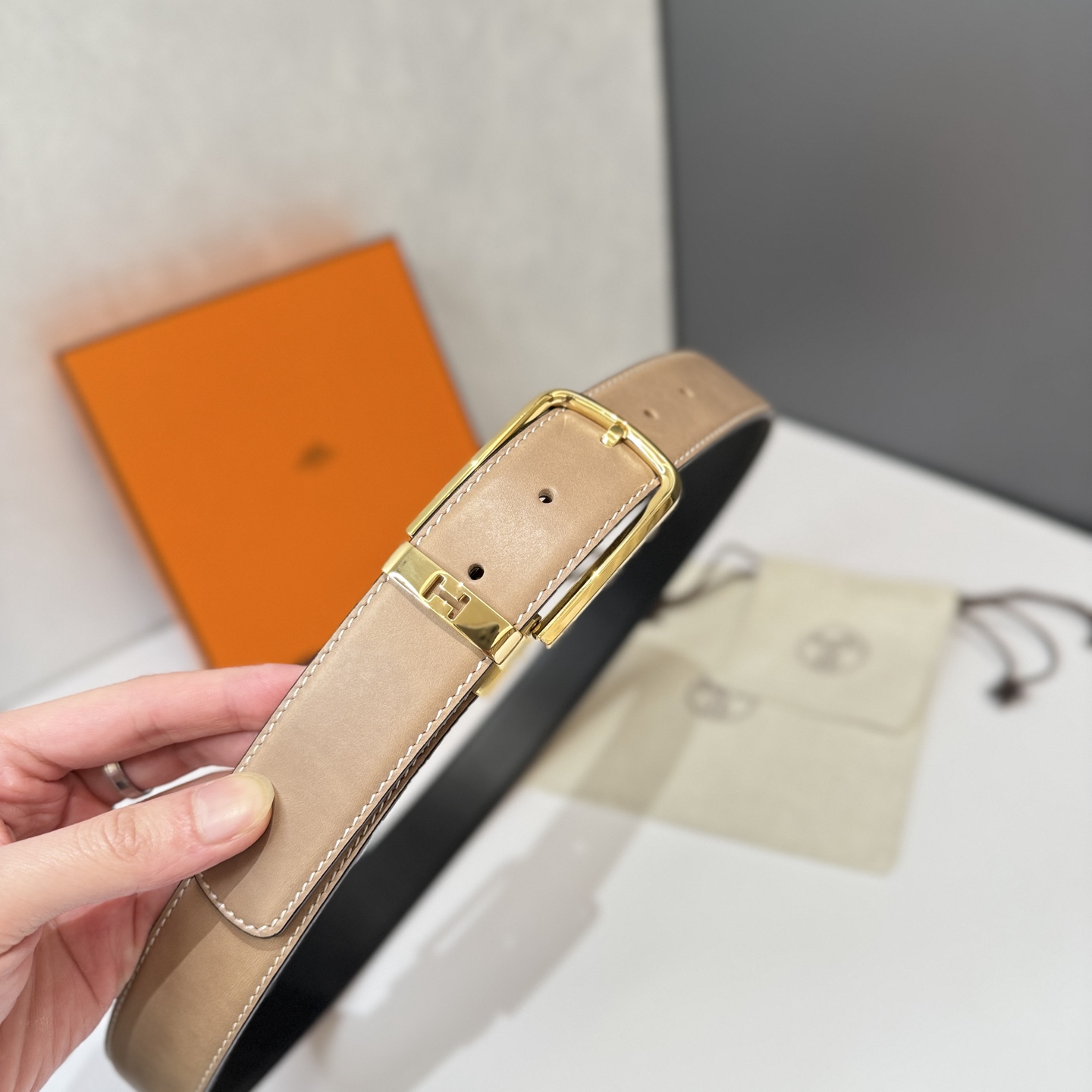 Hermes Men's 35mm Reversible Leather Belt with Gold Buckle 4 i1740805955861 4148 0 2