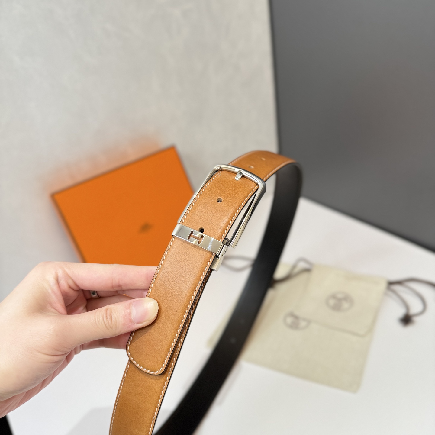Hermes Men's 35mm Reversible Leather Belt with Iconic H Buckle 4 i1740805999212 3403 0 3
