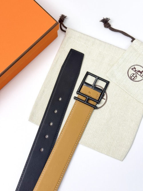 Hermes Reversible Leather Belt with H Buckle, 3.8cm Width 1 Hermes Reversible Leather Belt with H Buckle, 3.8cm Width