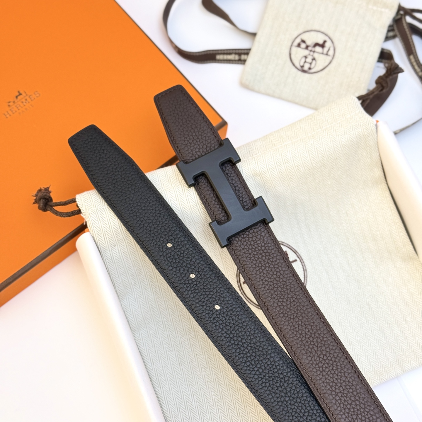 Hermès 代购级 爱马仕（Hermès）男款腰带以其精湛的工艺、高品质的材料和 的设计而备受推崇