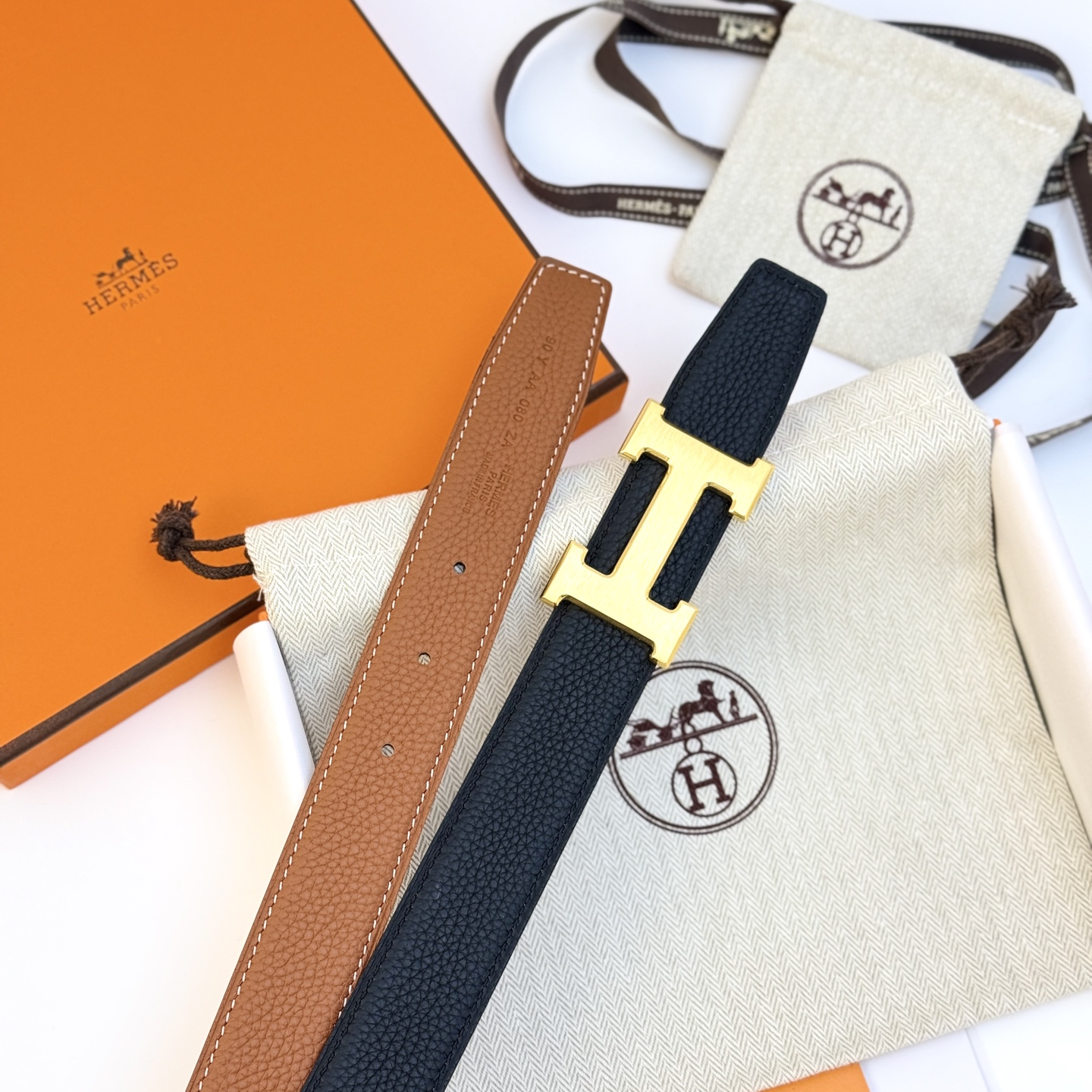 Hermès 代购级 爱马仕（Hermès）男款腰带以其精湛的工艺、高品质的材料和 的设计而备受推崇