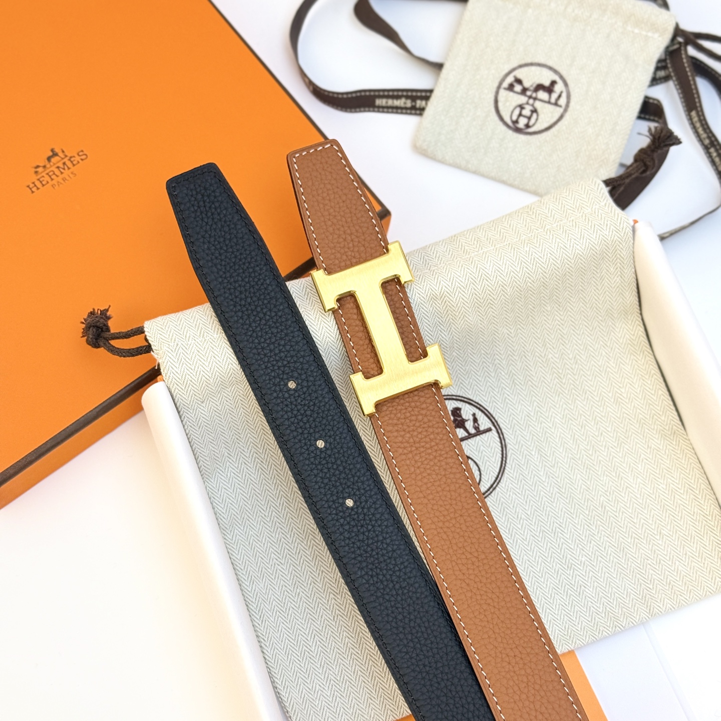 Hermès 代购级 爱马仕（Hermès）男款腰带以其精湛的工艺、高品质的材料和 的设计而备受推崇